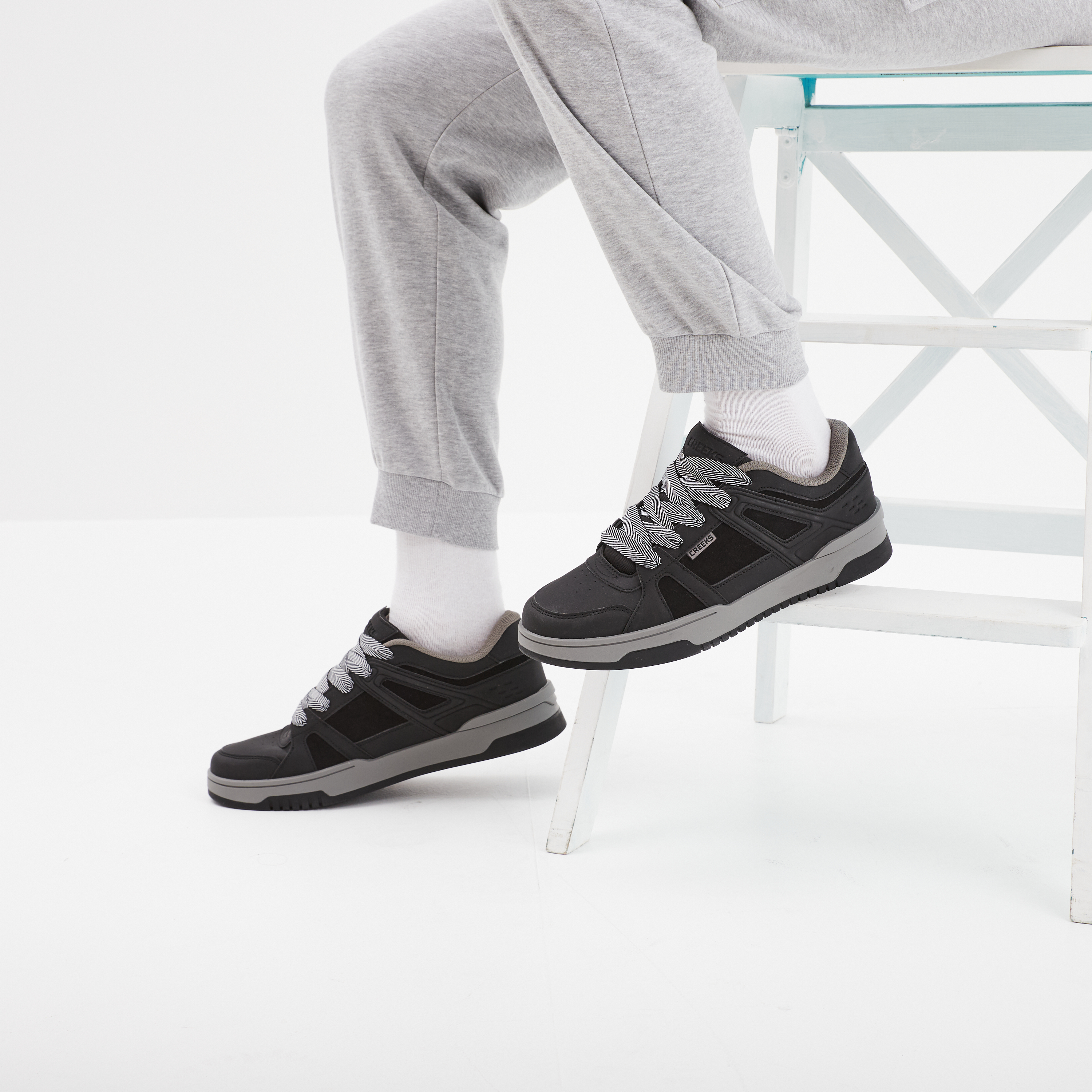 tennis basses a lacets noir homme Tennis basses à lacets noir homme
