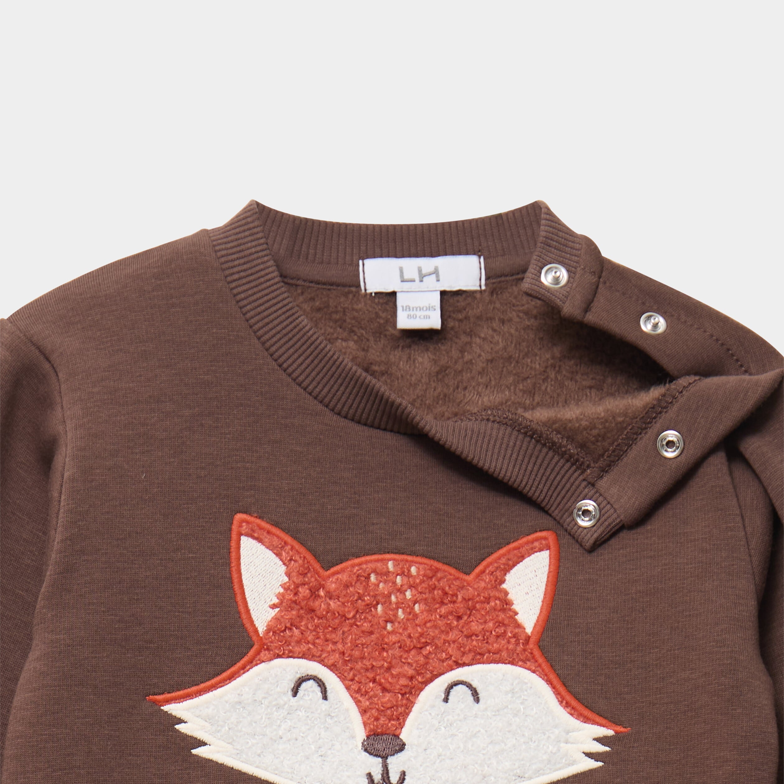 Sweat molletonn&eacute; &eacute;paule boutonn&eacute;e marron fonc&eacute; b&eacute;b&eacute; gar&ccedil;on