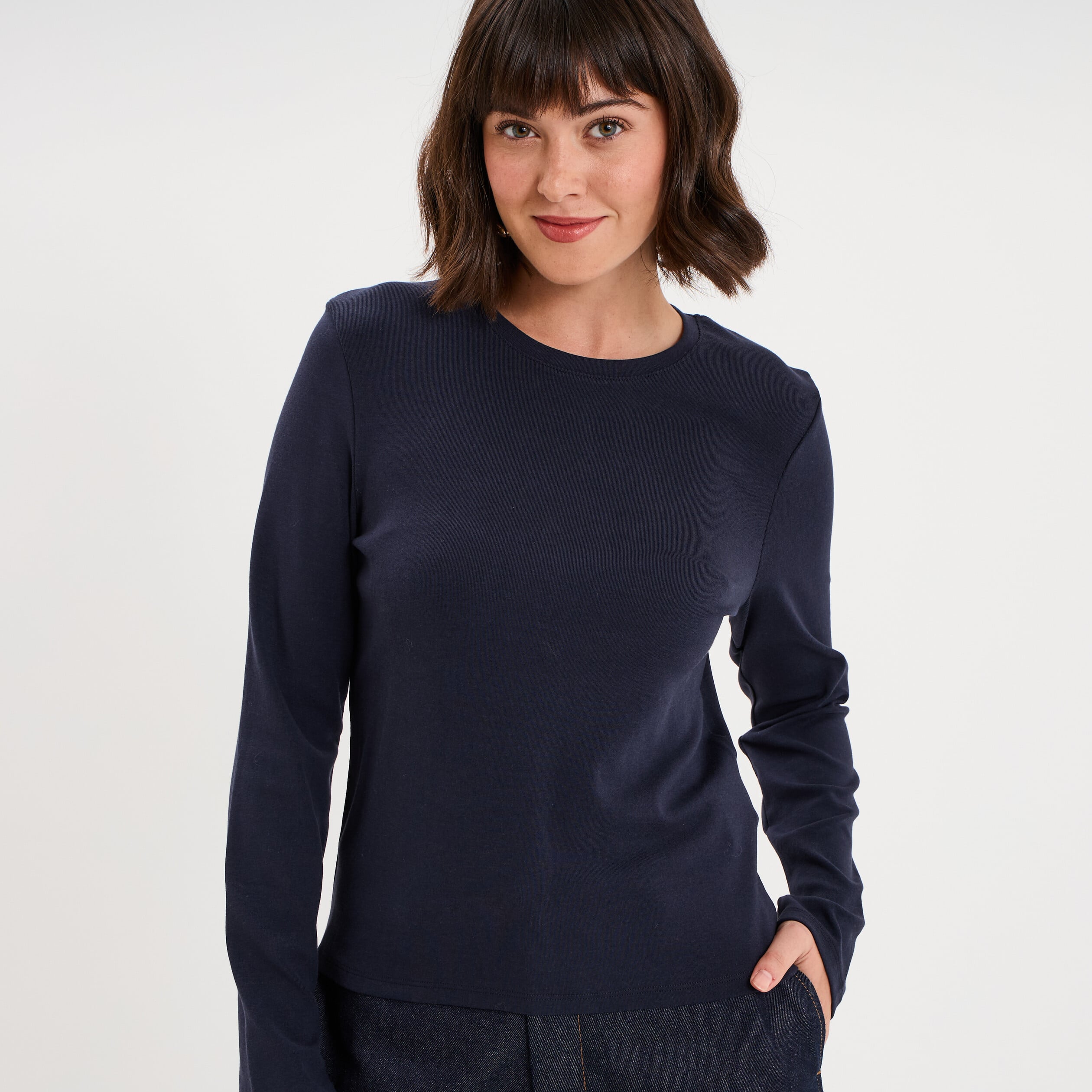 T-shirt manches longues col rond ajust&eacute; bleu fonc&eacute; femme