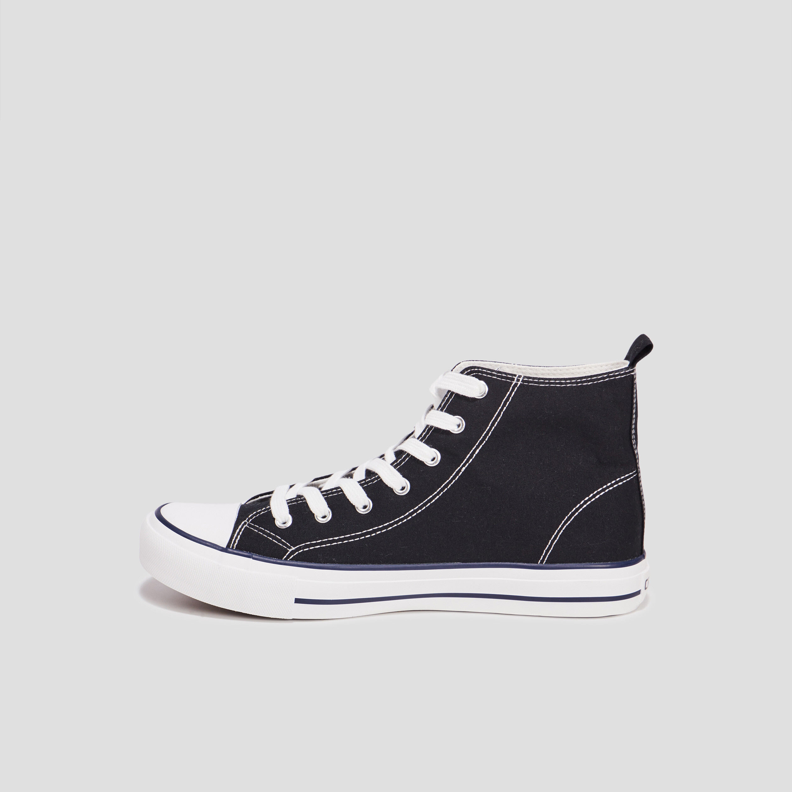 Baskets &agrave; lacets montantes en toile noir homme