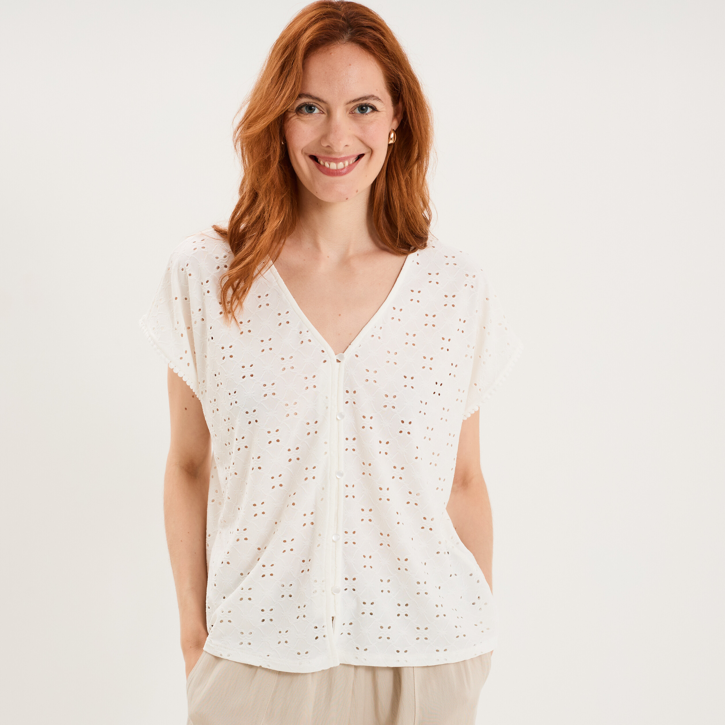 T-shirt dentelle avec boutons blanc femme