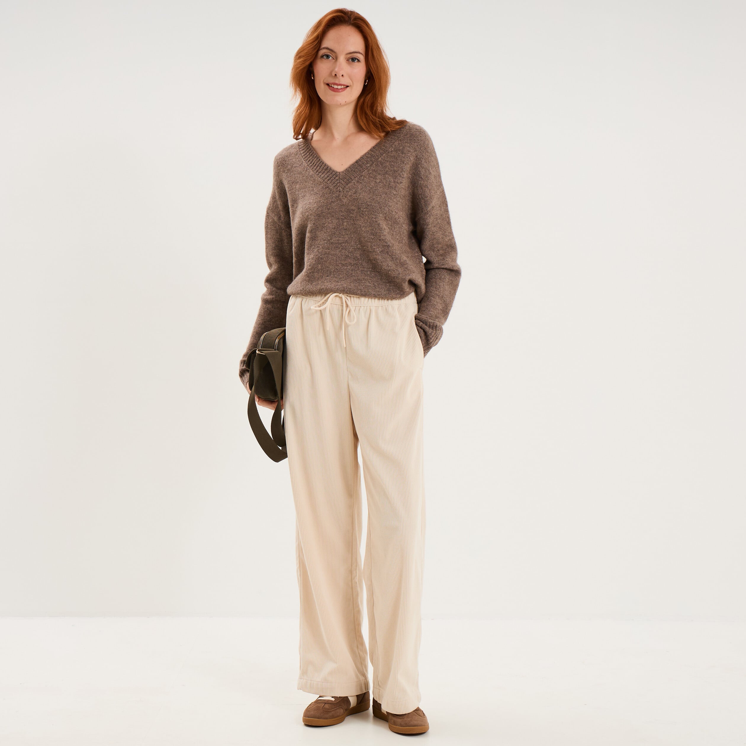 Pull col en V manches longues taupe femme