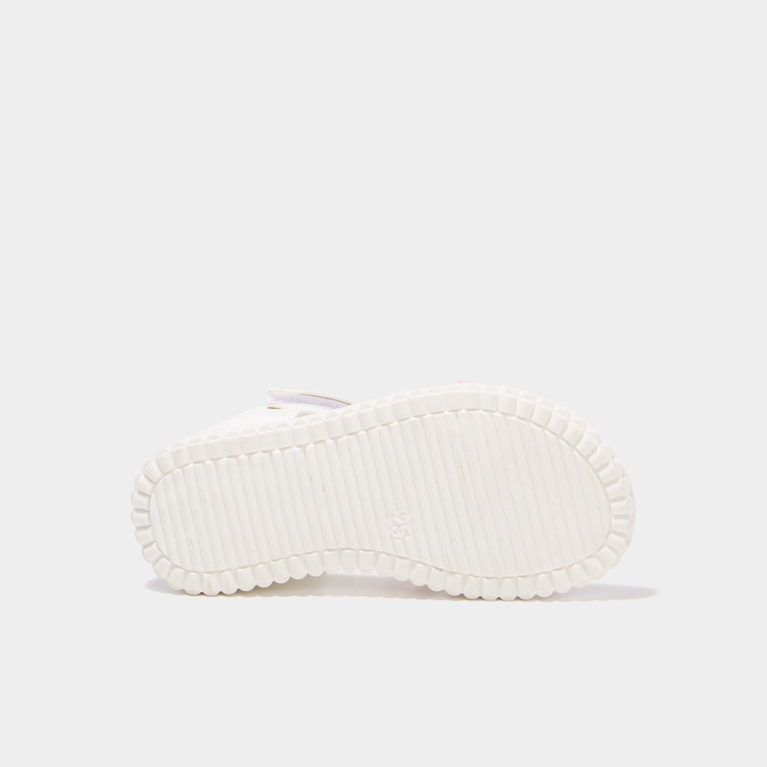 Sandales brides crois&eacute;es semelle souple blanc fille