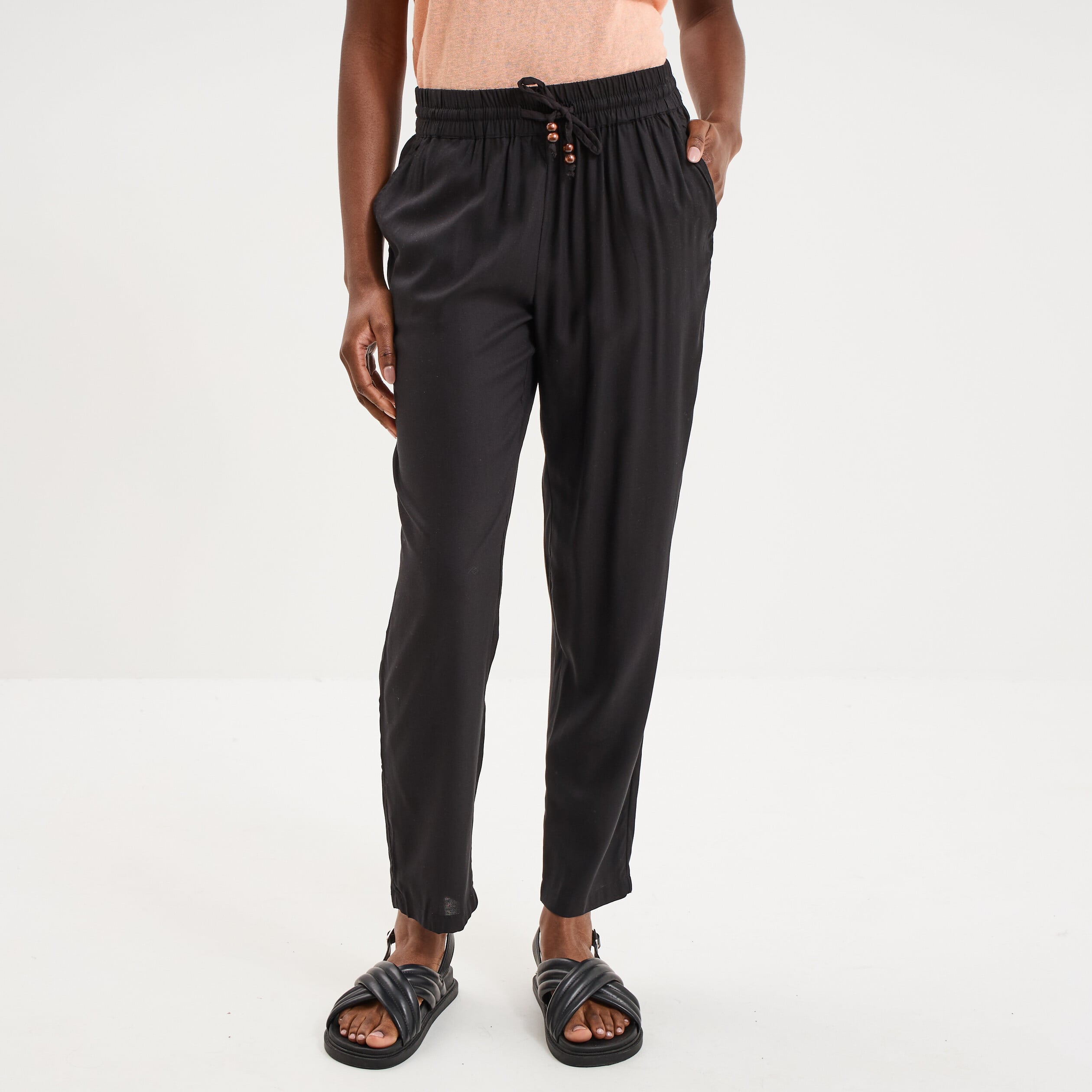Pantalon cigarette fluide &agrave; ceinture noir femme