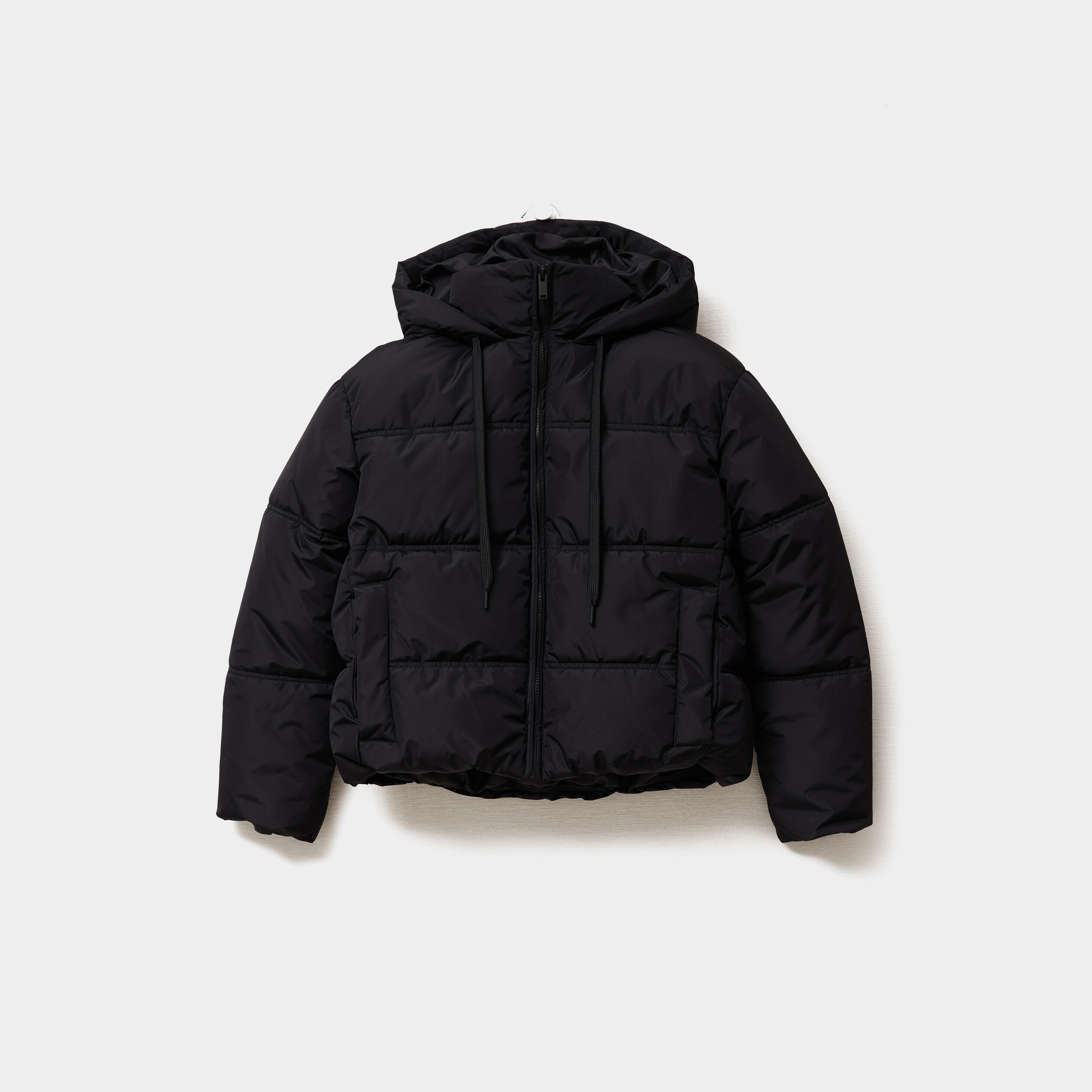 doudoune courte droite doublee a capuche noir femme Doudoune courte droite doublée à capuche noir femme