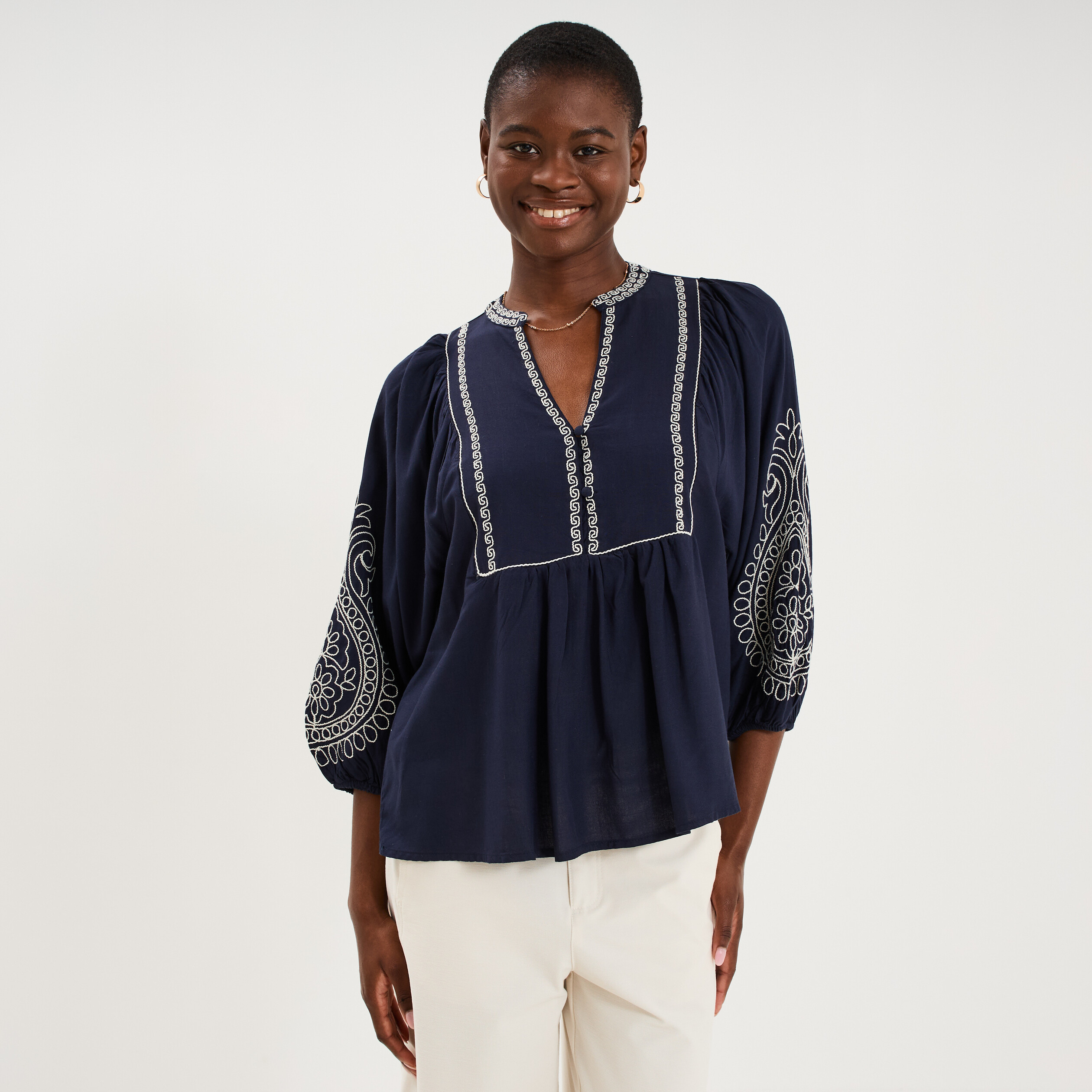 Blouse brod&eacute;e oversize col tunisien bleu fonc&eacute; femme