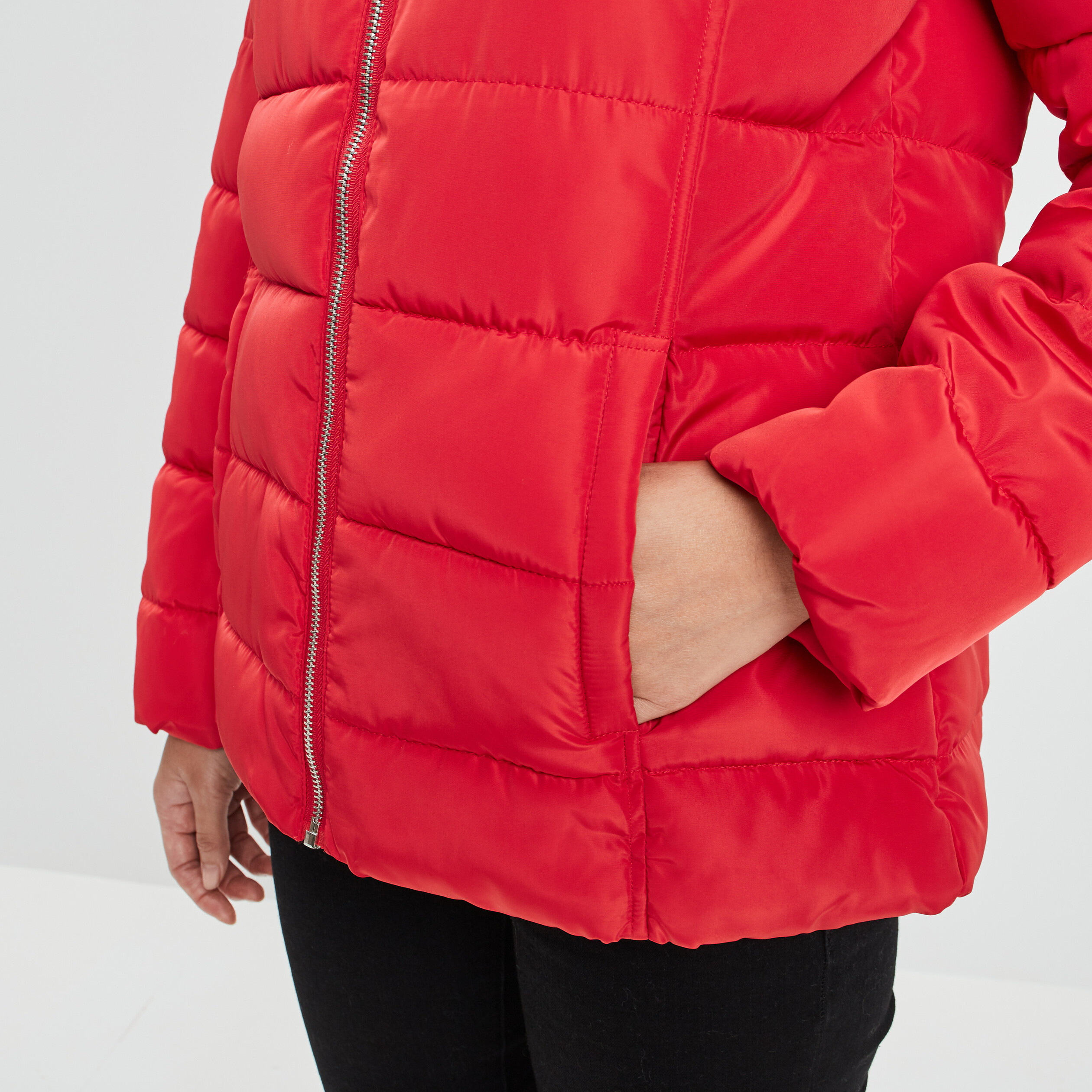 Doudoune droite a capuche rouge femme