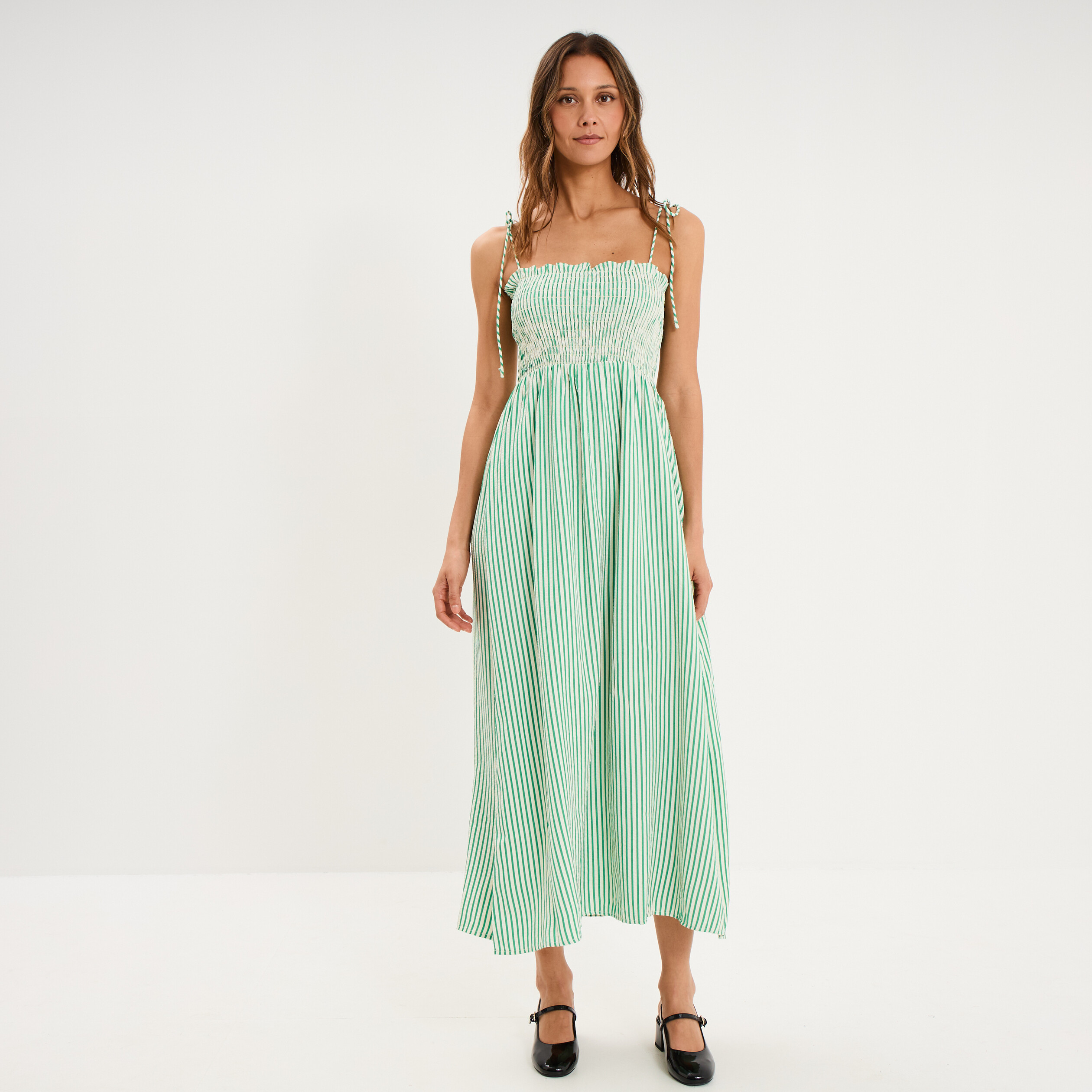 Robe longue &agrave; bretelles et haut smock&eacute; vert femme