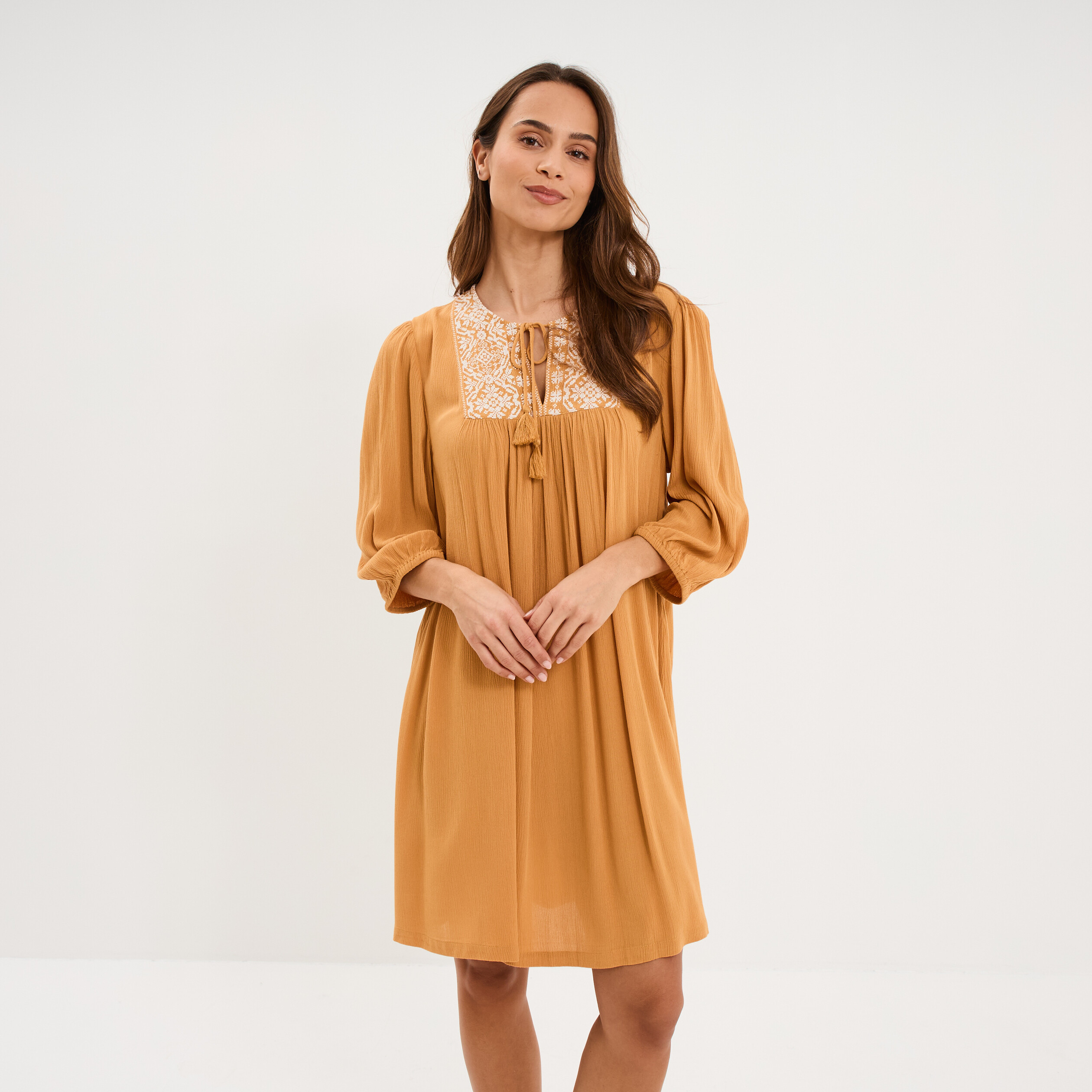 Robe fluide brod&eacute;e manches 3/4 jaune moutarde femme