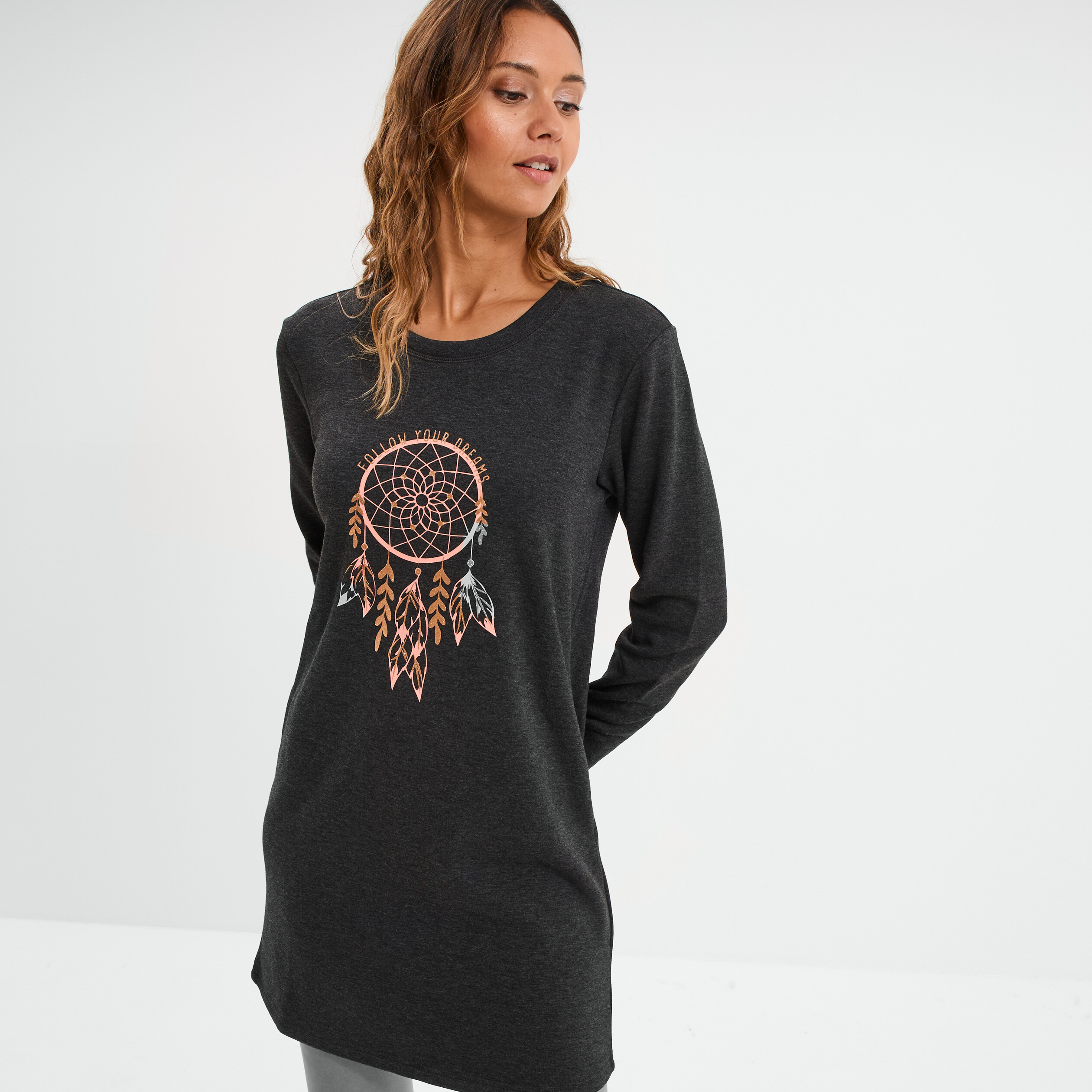 Chemise de nuit t-shirt col rond gris fonc&eacute; femme