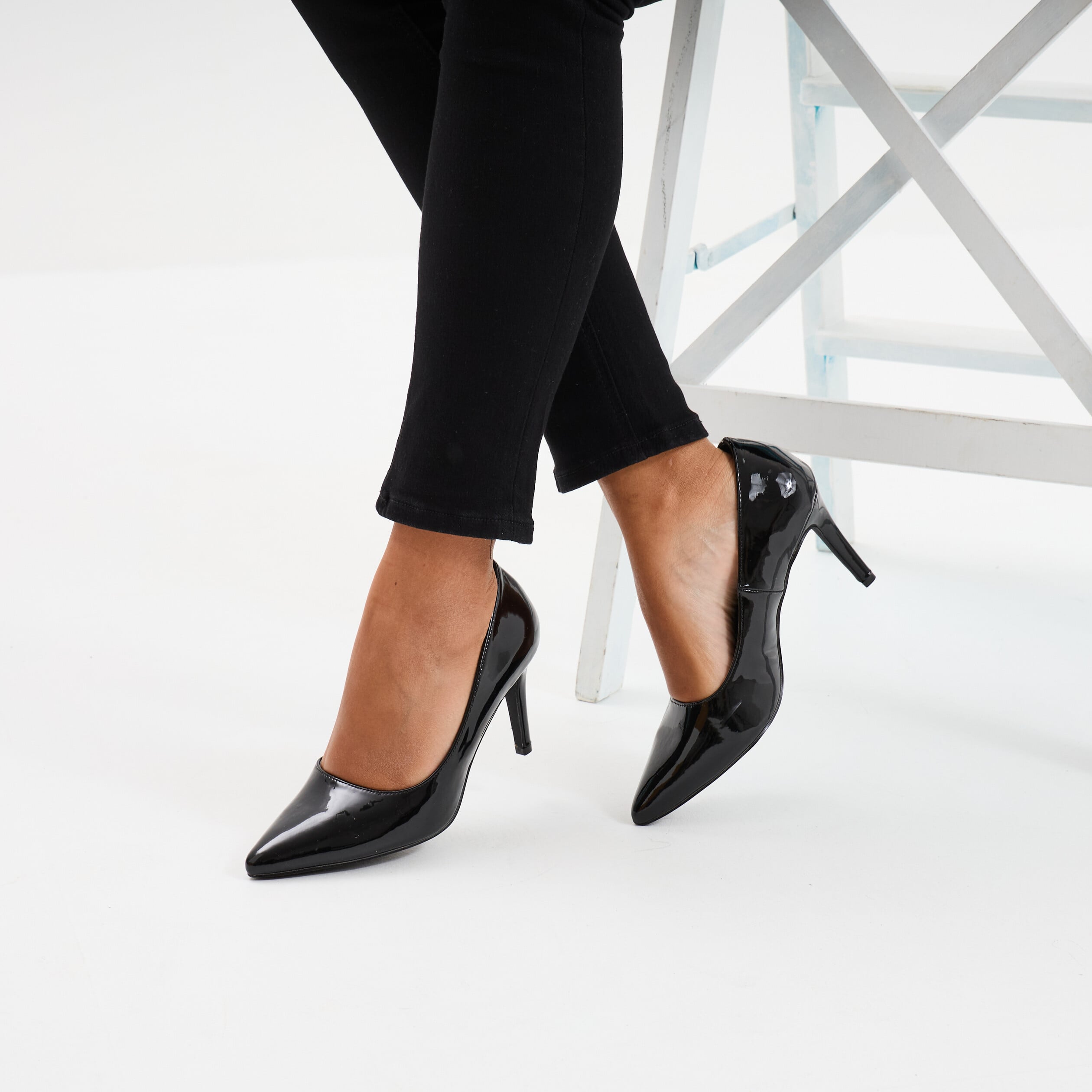Escarpins vernis &agrave; talons noir femme