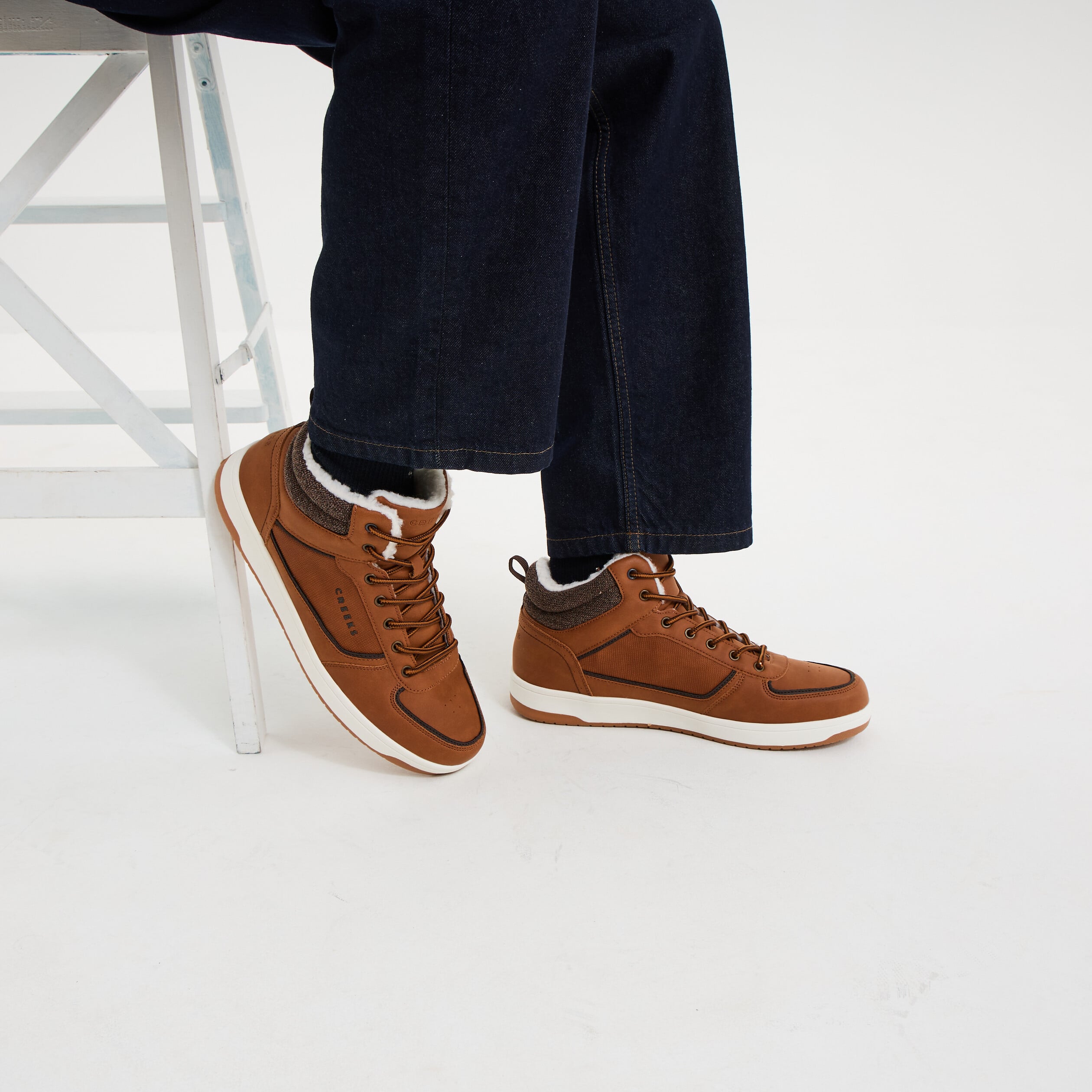 Baskets montantes fourr&eacute;es marron homme