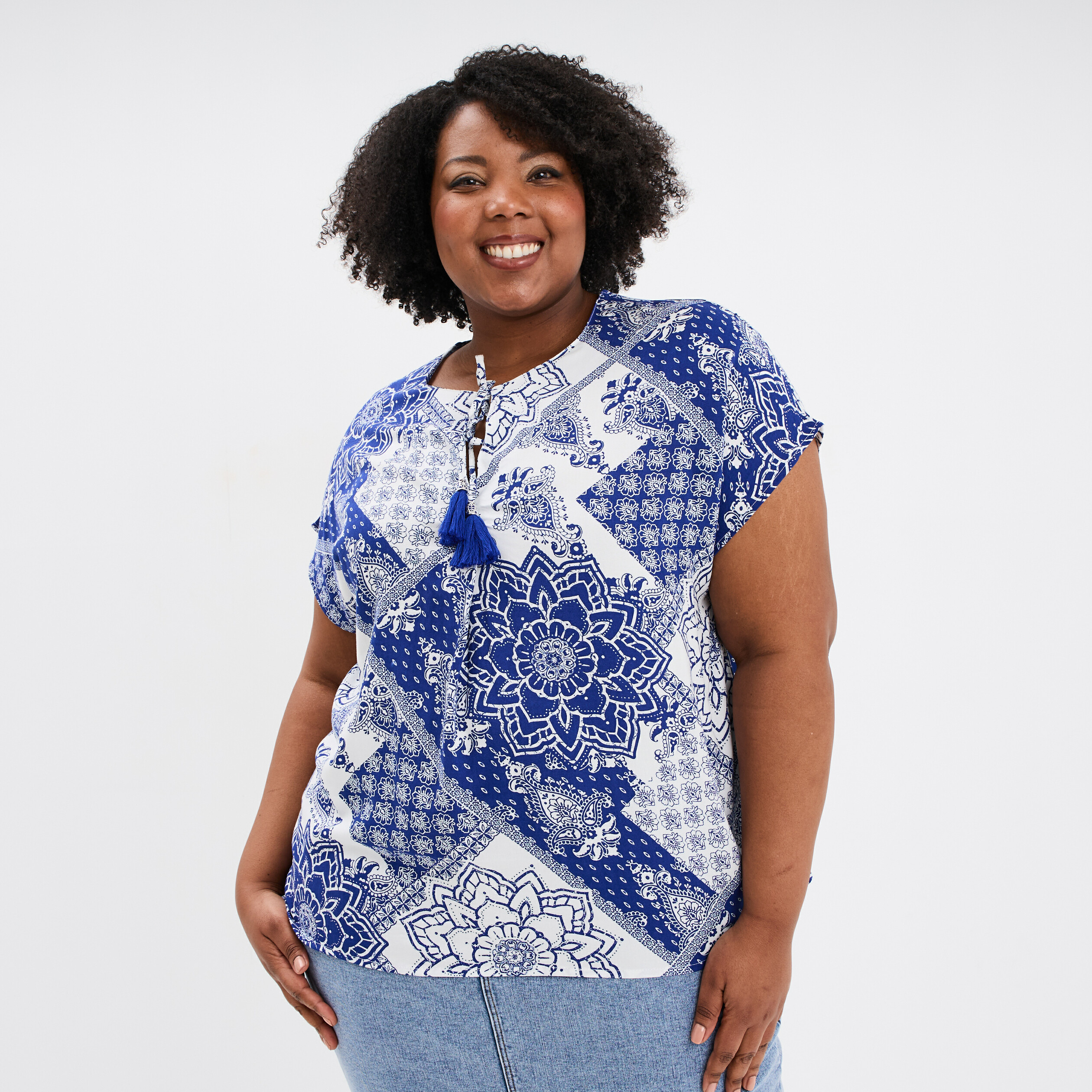 blouse fluide col a cordons bleu femmegt Blouse fluide col à cordons bleu femme grande taille