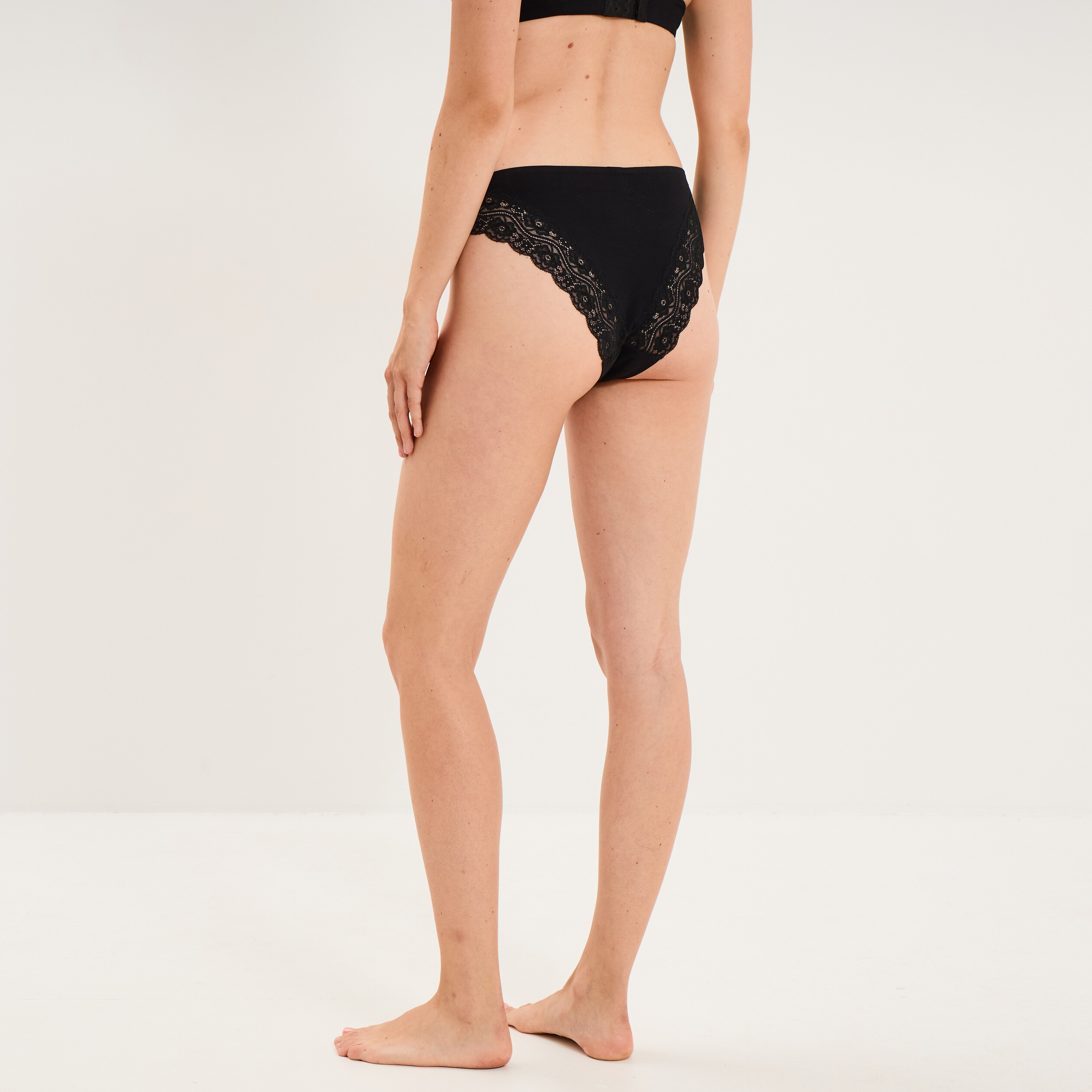 Culotte invisible &agrave; dentelle noir femme