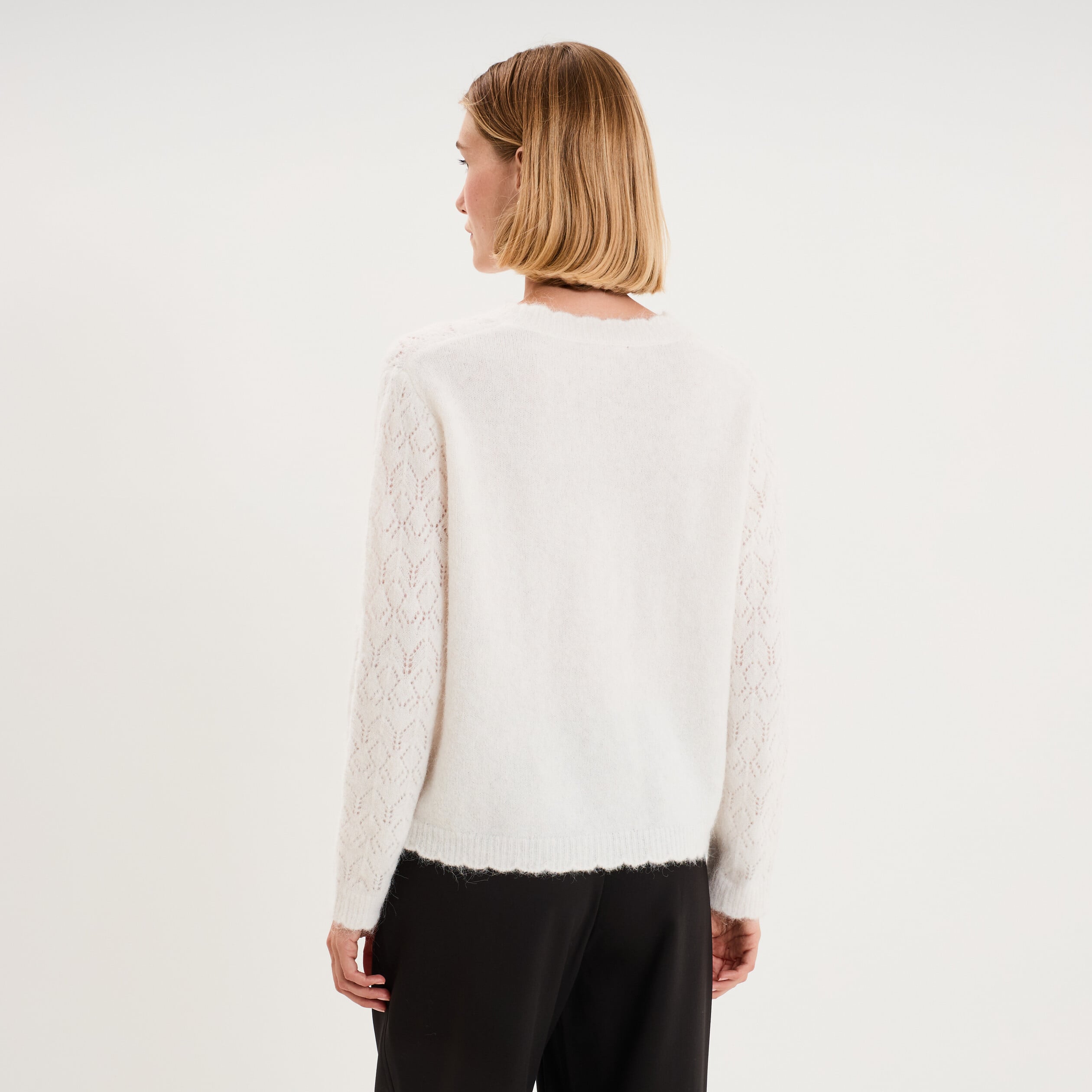 Gilet cardigan ajour&eacute; manches longues blanc femme