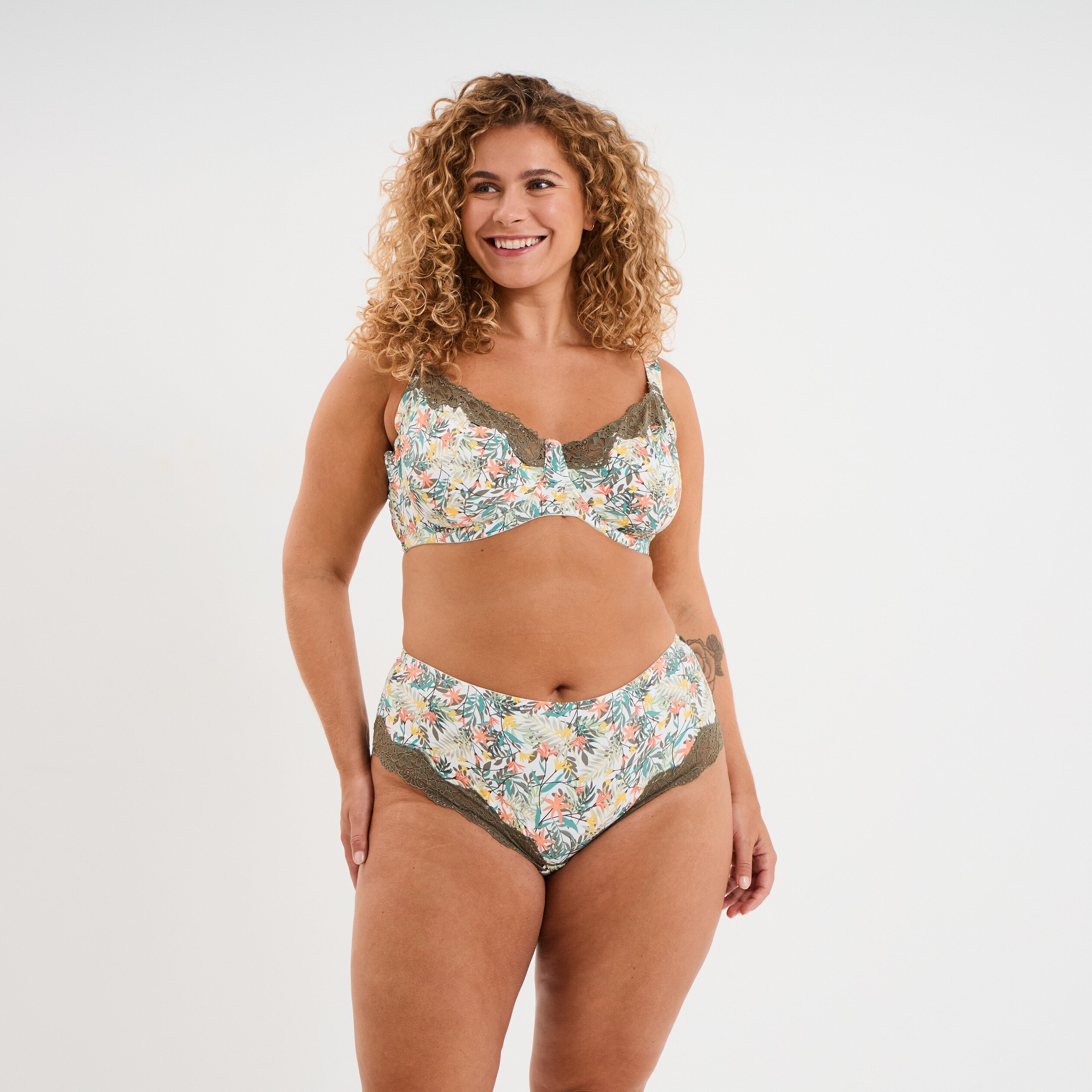 shorty microfibre blanc femmegt Shorty microfibre blanc femme grande taille