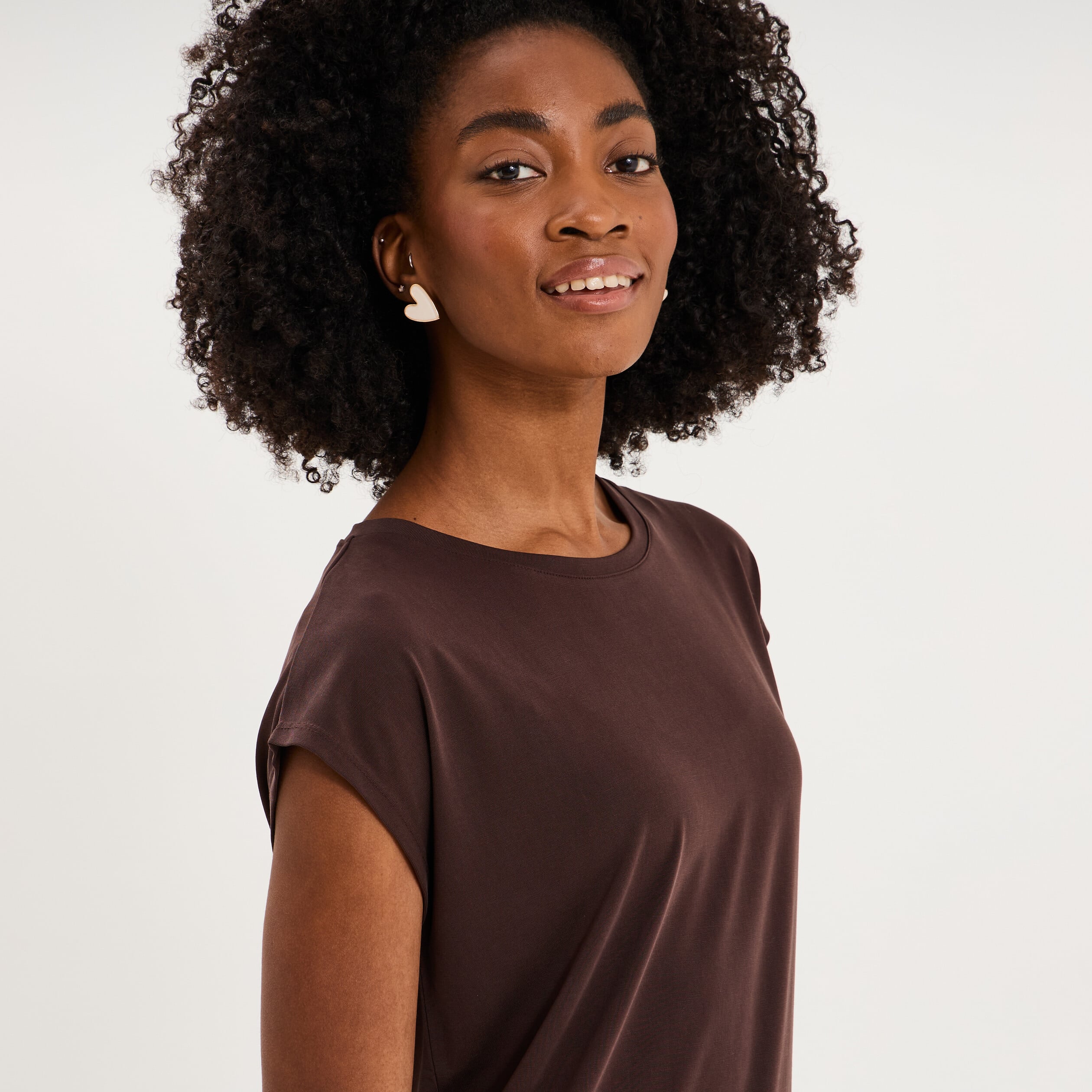 T-shirt manches courtes coupe droite marron fonc&eacute; femme