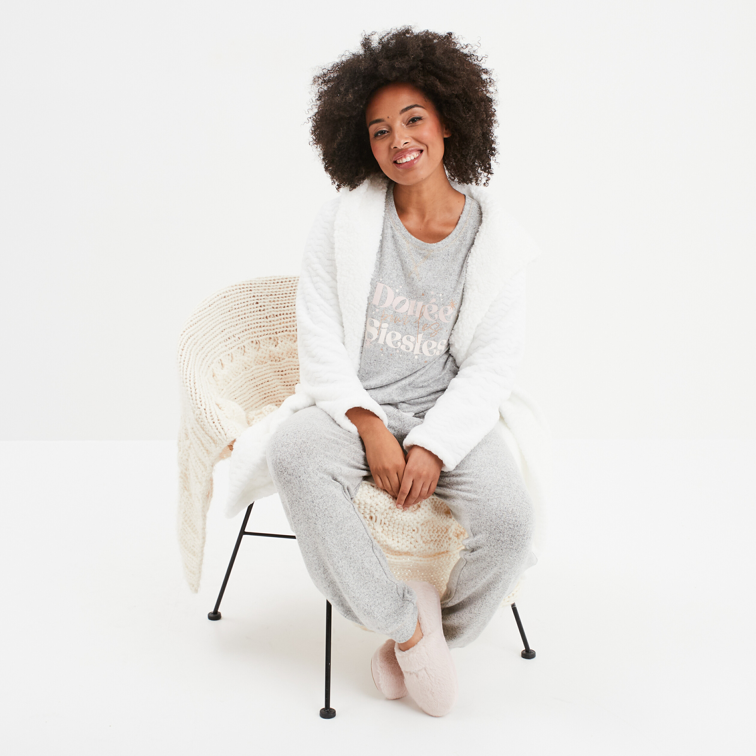 ensemble pyjama pantalon fluide 2 pieces gris clair femme Ensemble pyjama pantalon fluide 2 pièces gris clair femme