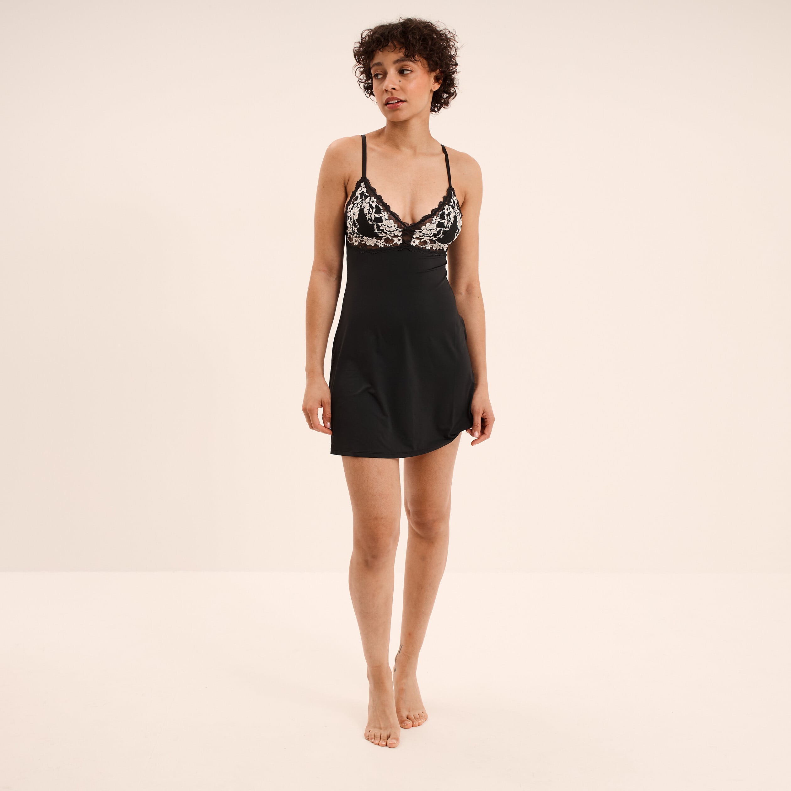 Nuisette avec dentelle noir femme