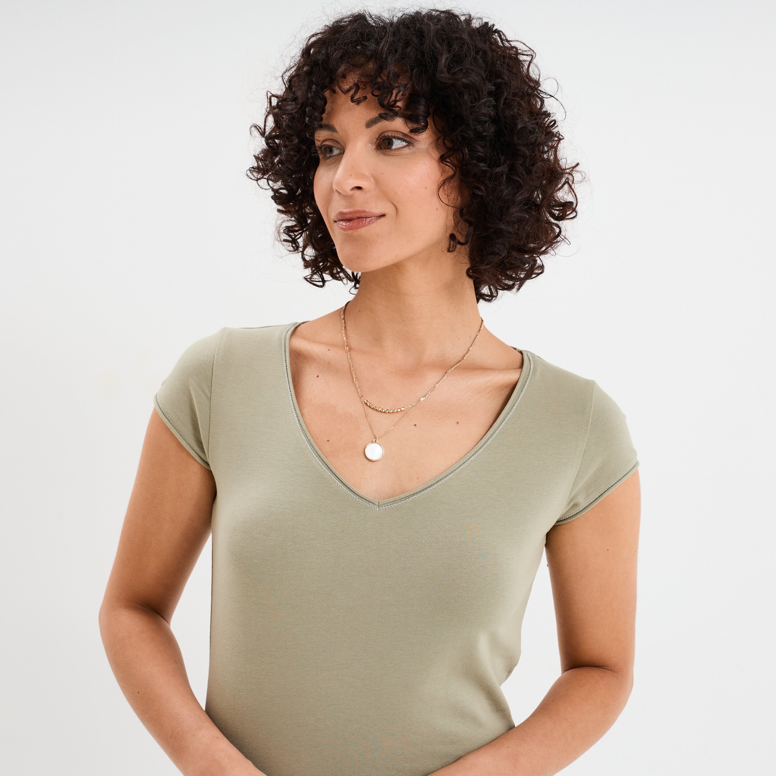 T-shirt col V ajusté manches courtes vert kaki femme