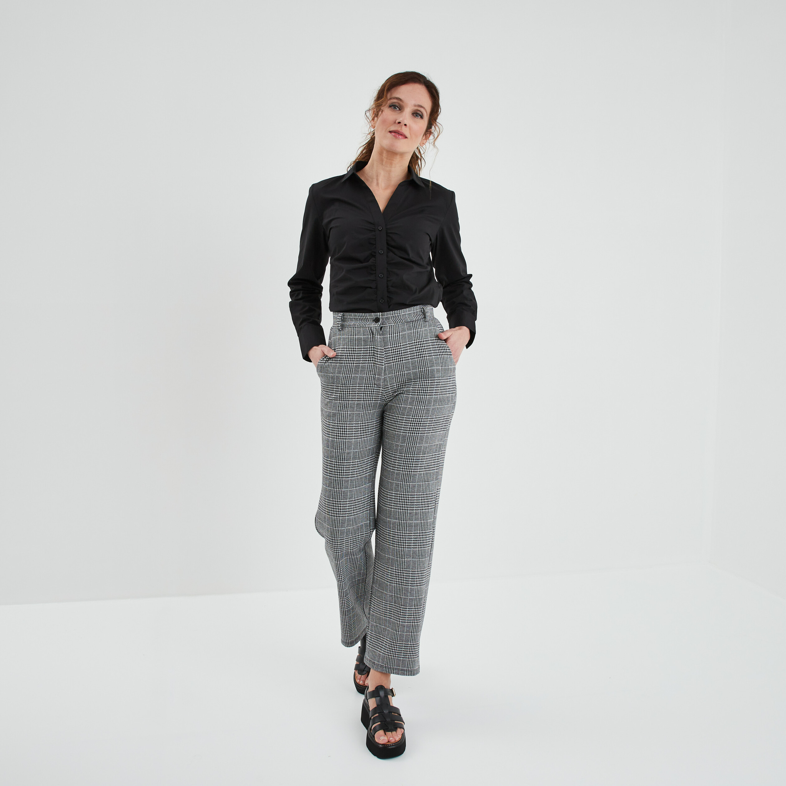 Chemise noire top femme cintrée