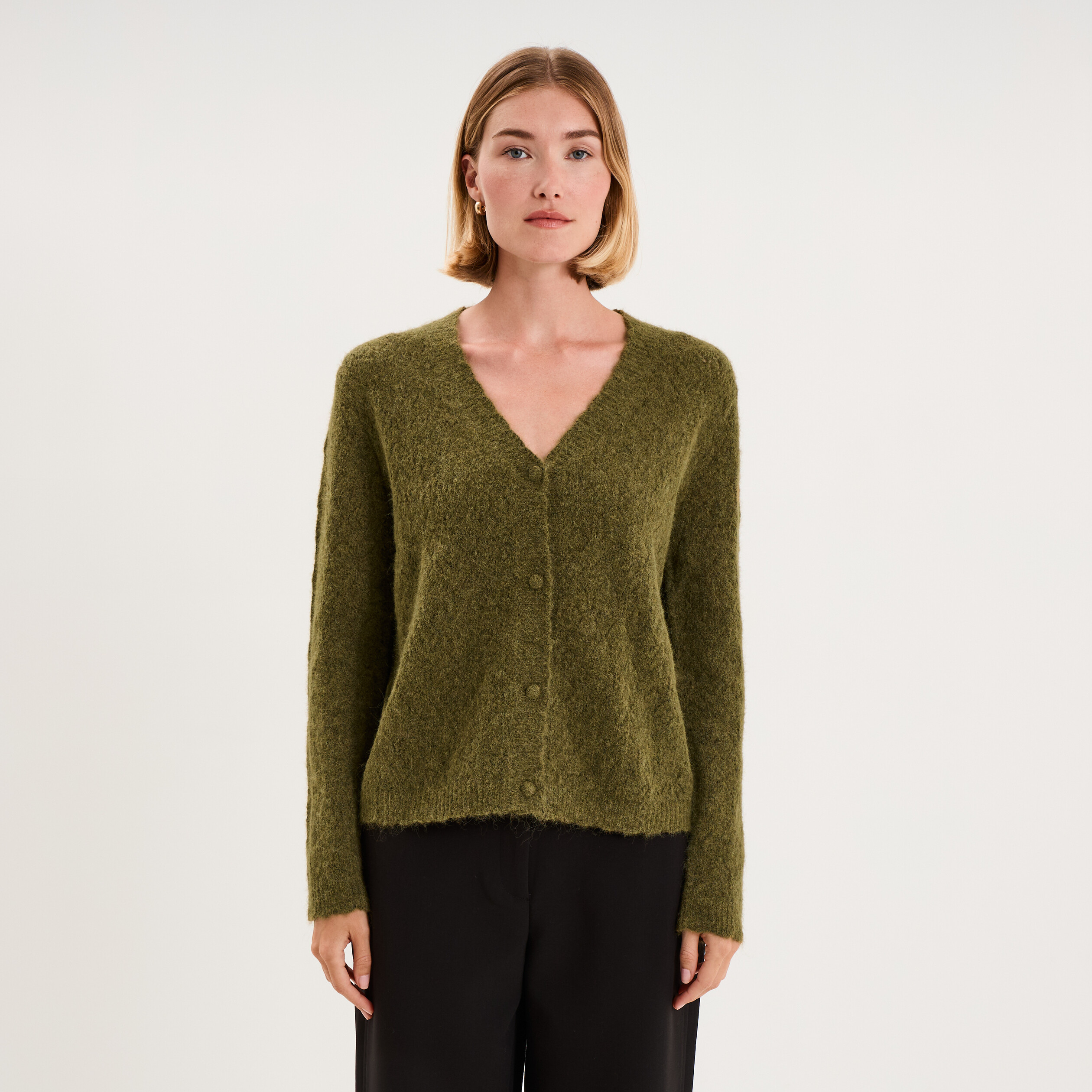 Gilet cardigan ajour&eacute; manches longues vert olive femme