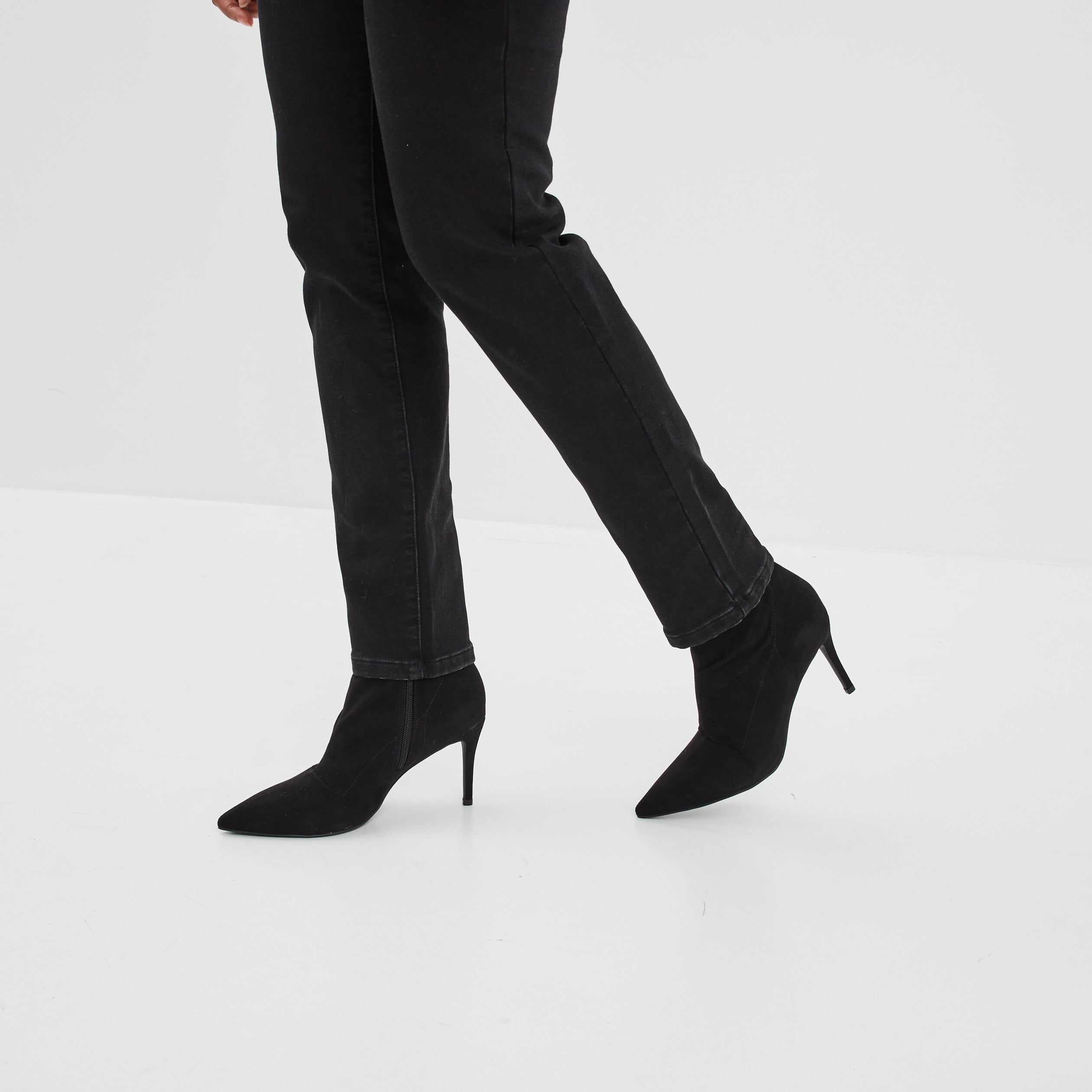 Bottines bouts pointus talons aiguilles noir femme