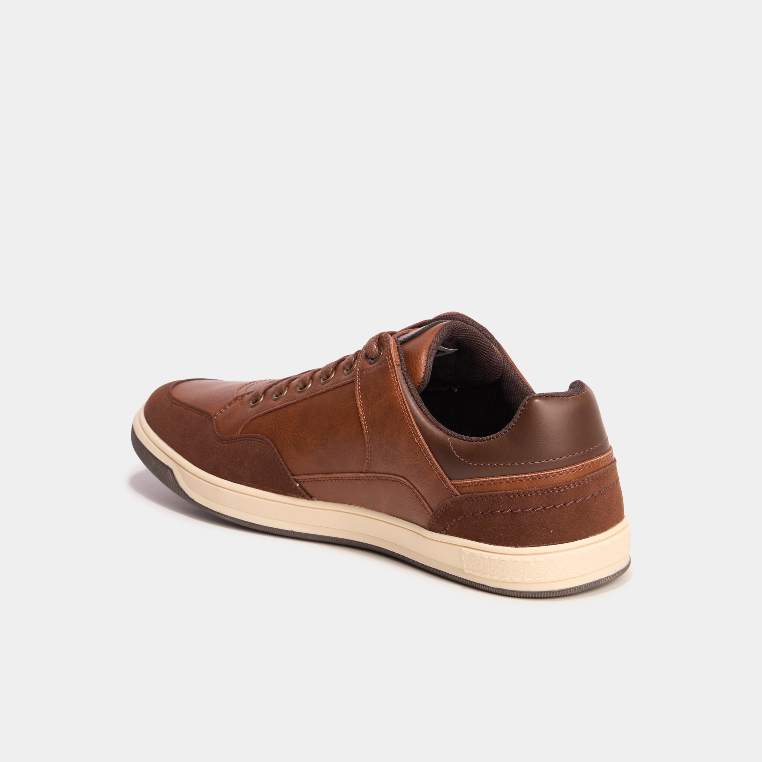 Tennis basses &agrave; lacets marron cognac homme