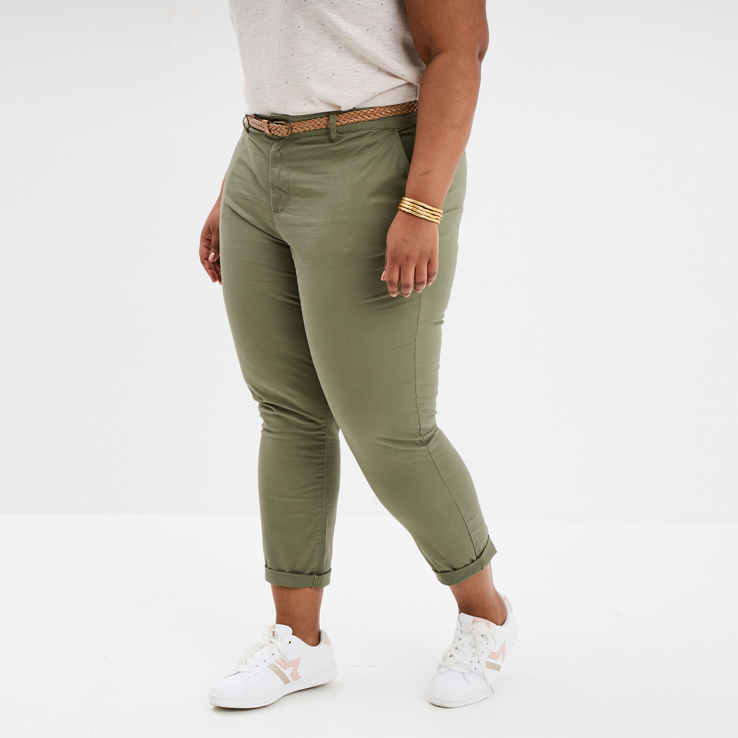 pantalon chino cigarette ceinture coton vert kaki femmegt Pantalon chino cigarette ceinturé coton vert kaki femme grande taille
