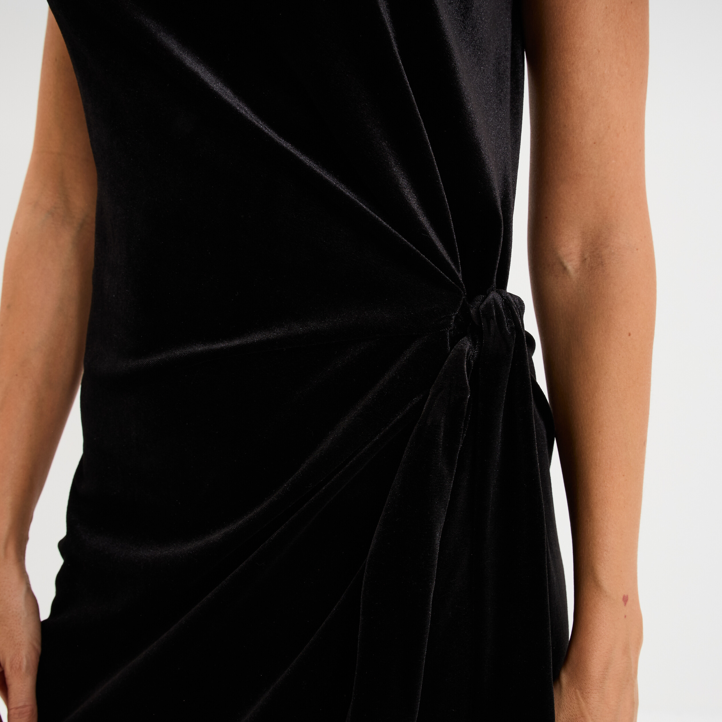 Robe effet velours longue noeud c&ocirc;t&eacute; noir femme