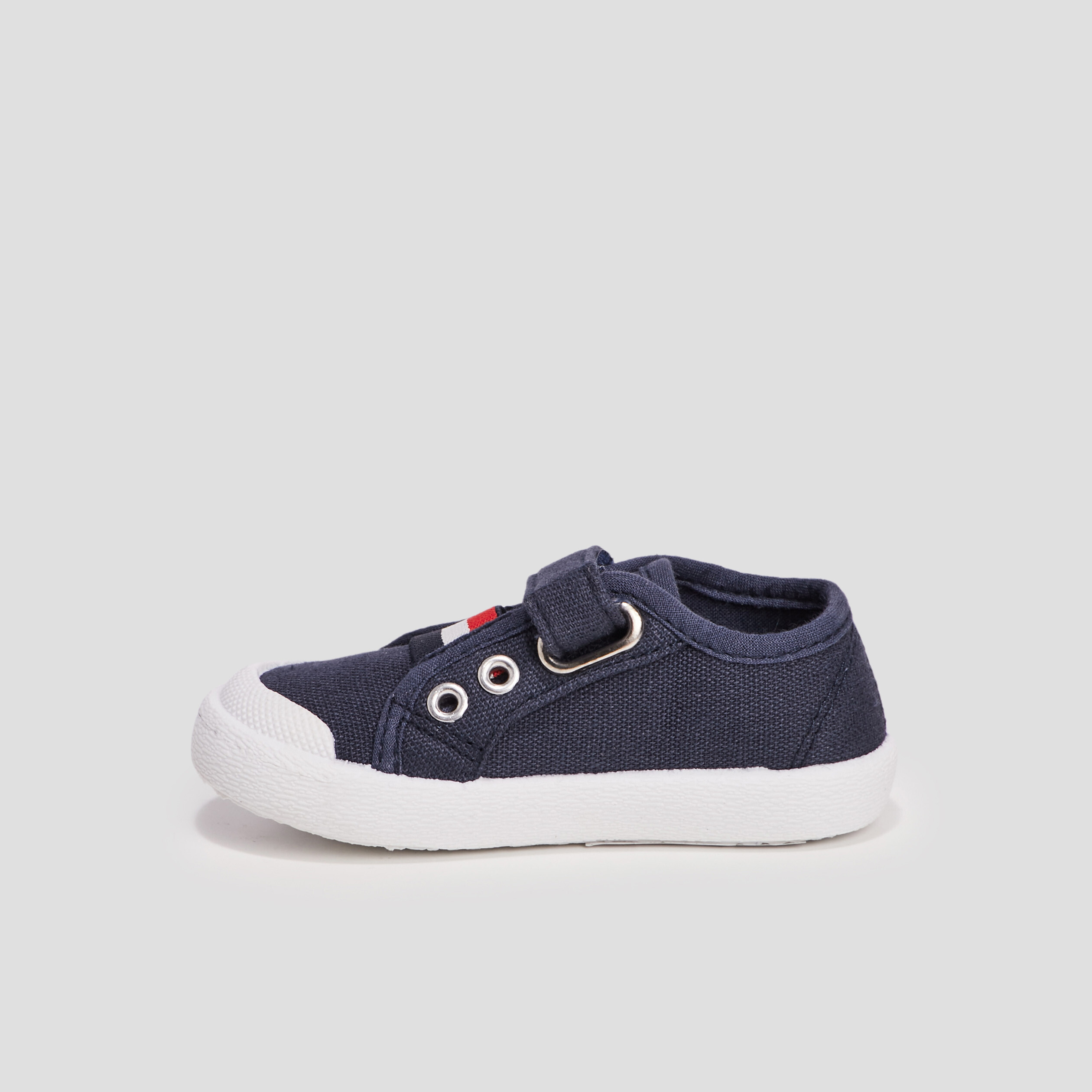 Tennis bout renforc&eacute; semelle souple bleu b&eacute;b&eacute; gar&ccedil;on