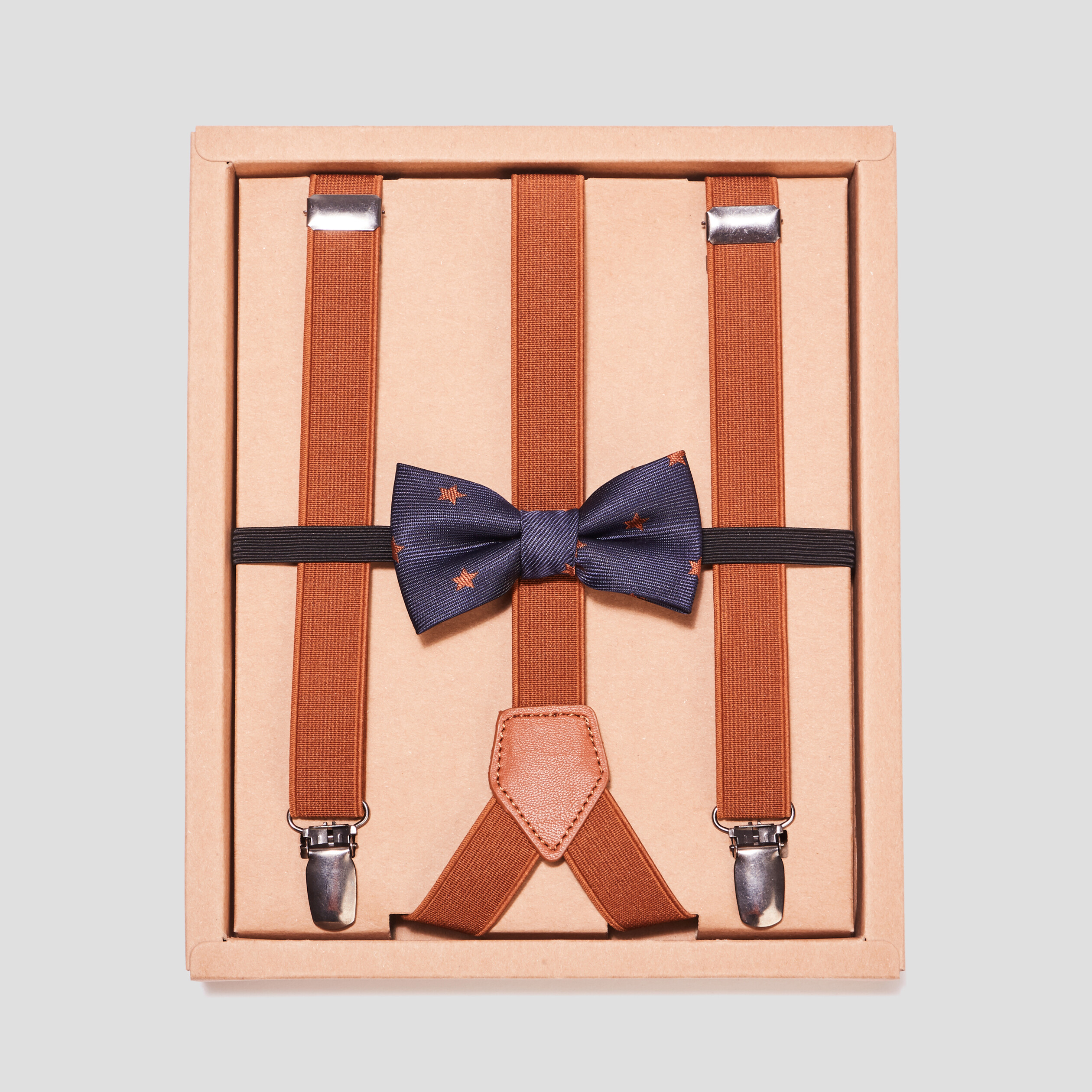 coffret noeud papillon et bretelles camel garcon Coffret noeud papillon et bretelles camel garçon