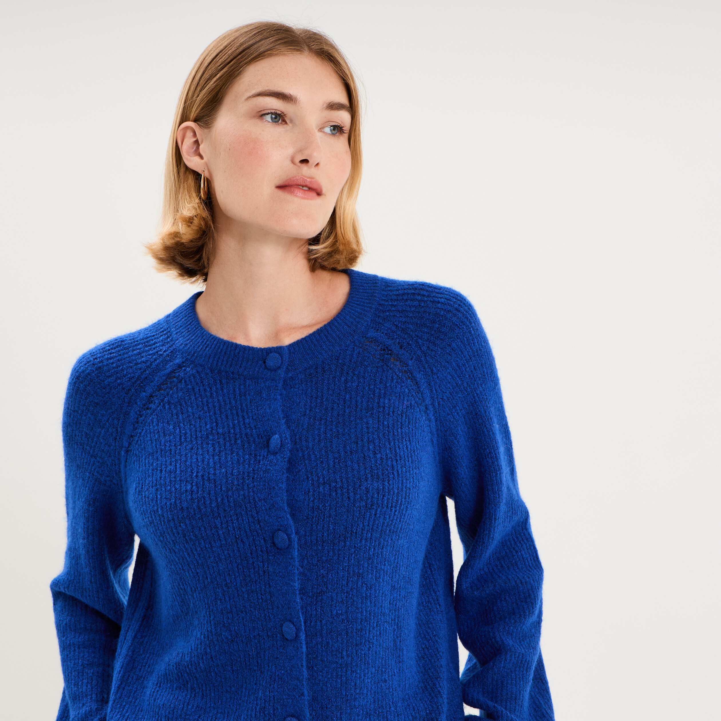 Gilet cardigan col rond boutonn&eacute; bleu roi femme