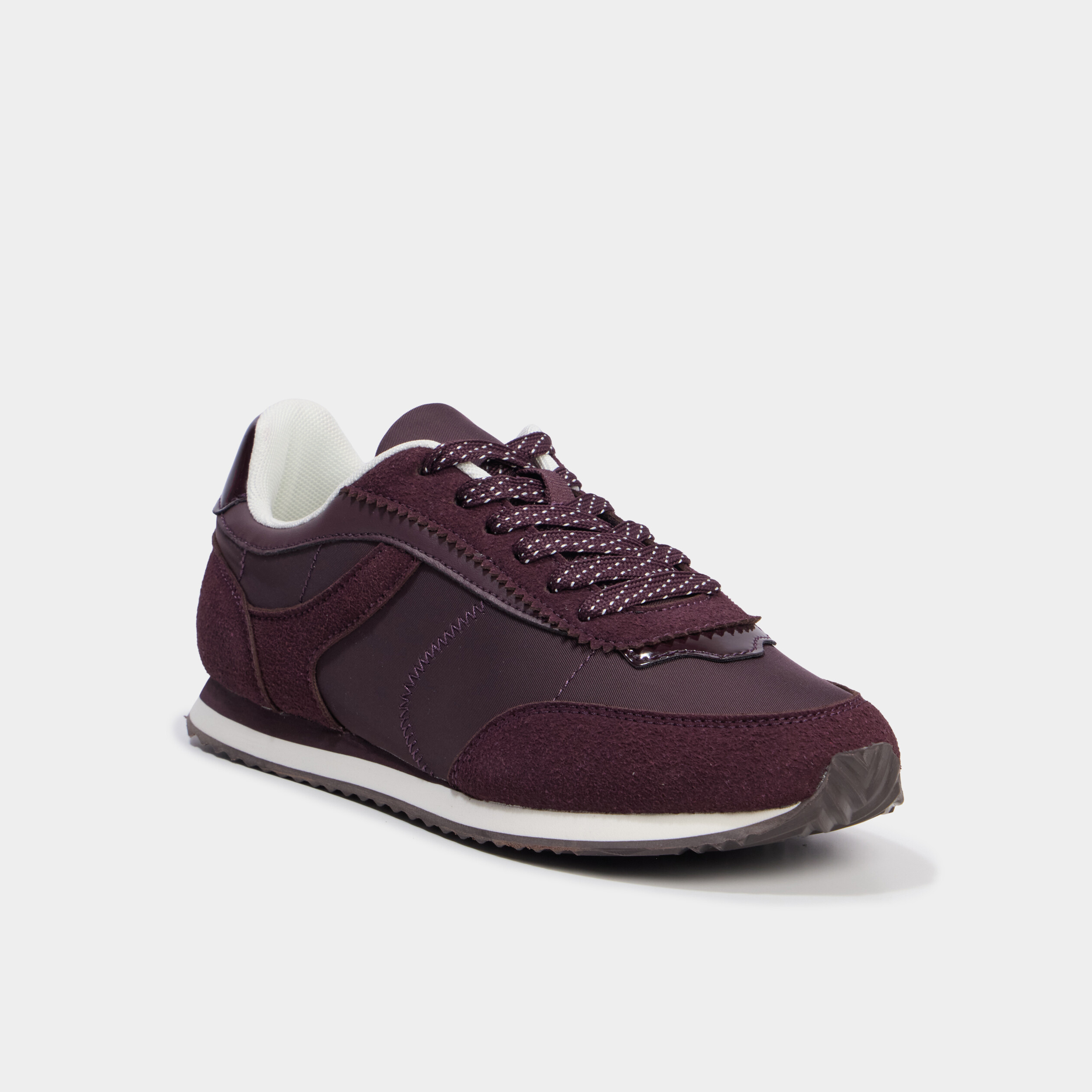 Baskets su&eacute;dine &agrave; lacets bordeaux femme