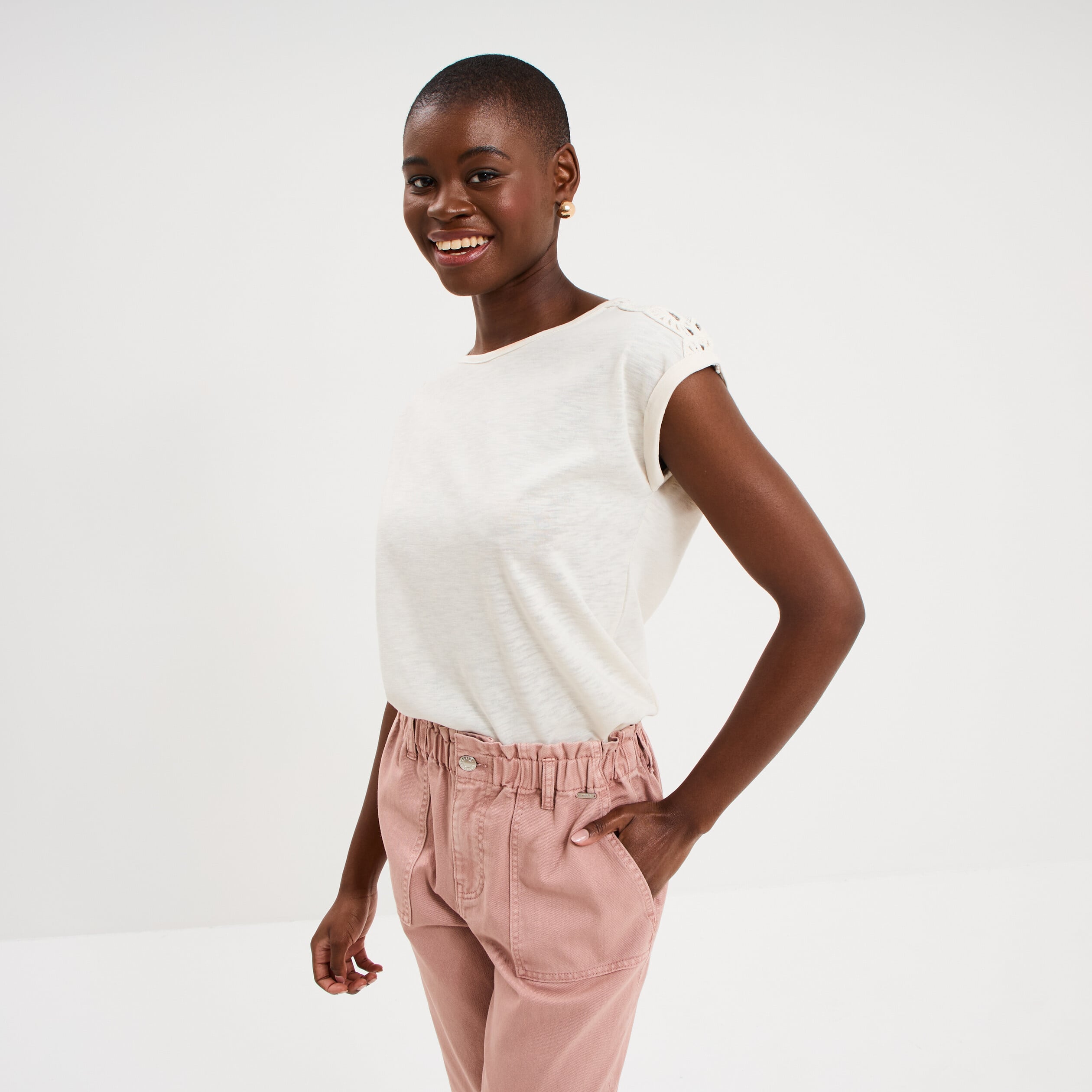 T-shirt avec broderie &eacute;paules ecru femme