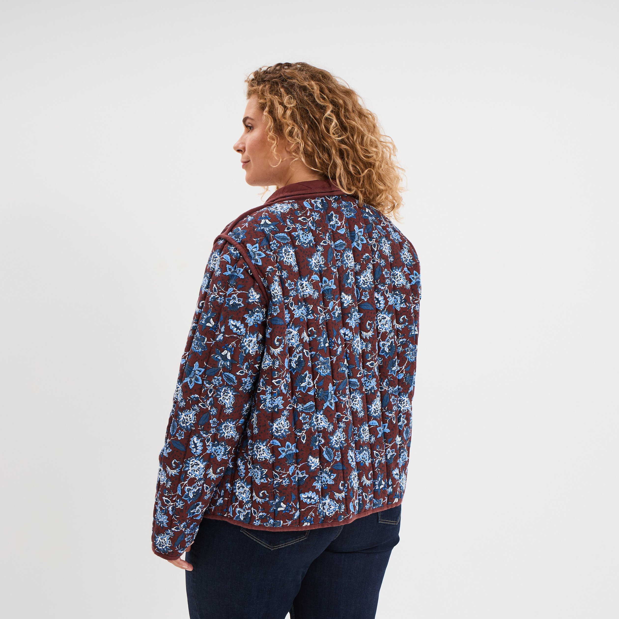 veste matelassee reversible marron femmegt Veste matelassée réversible marron femme grande taille