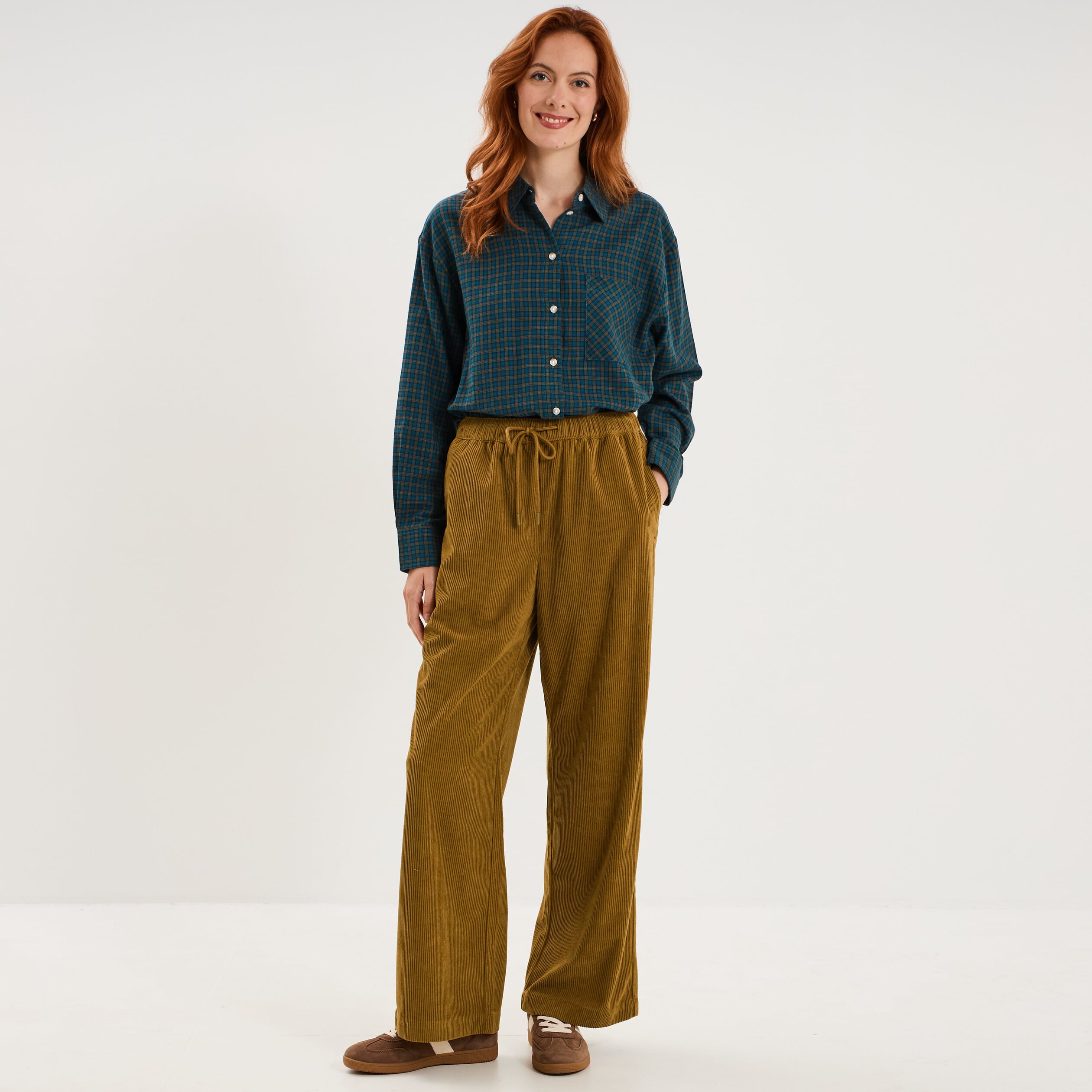Pantalon large effet velours c&ocirc;tel&eacute; vert kaki femme