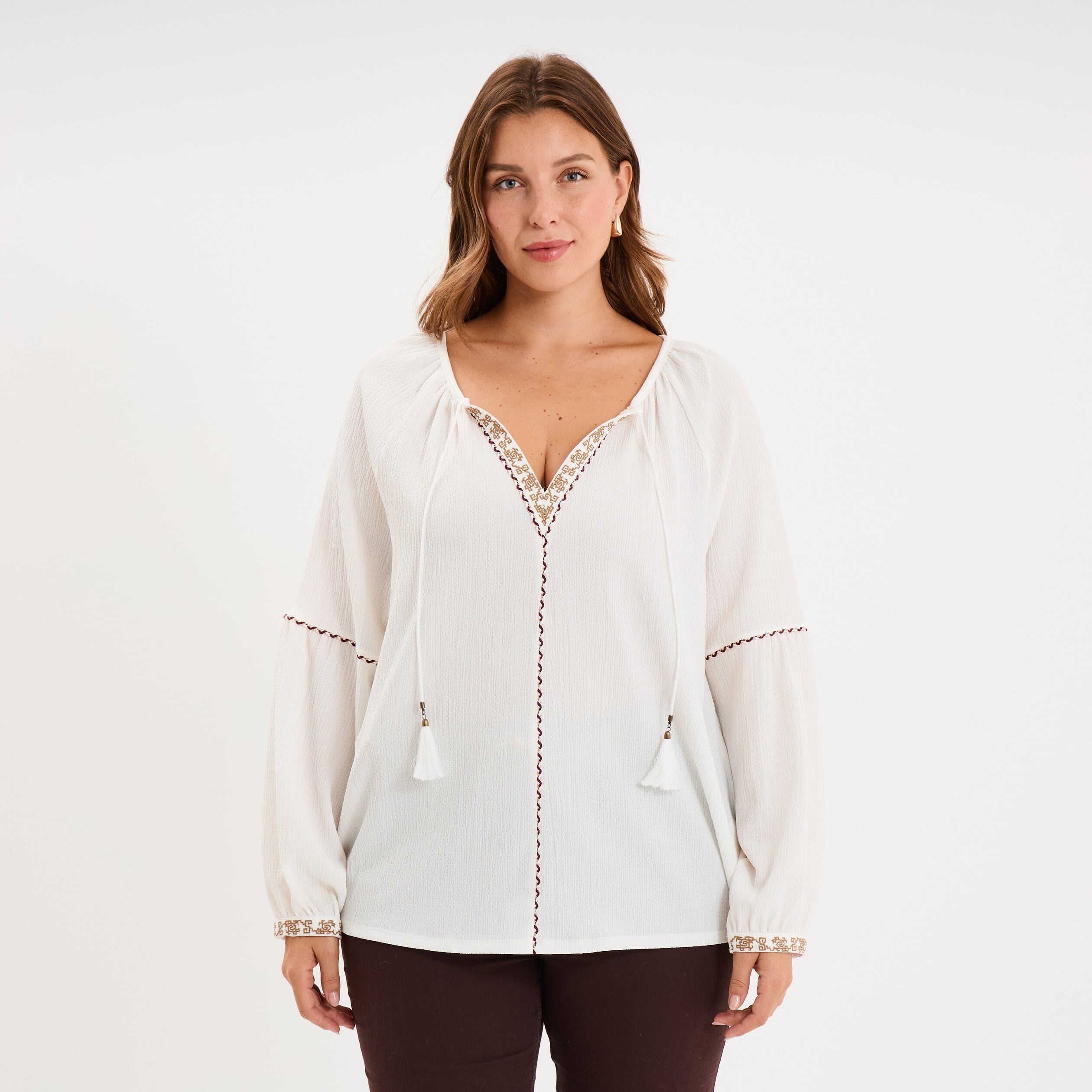 T-shirt col en V broderie et cordons ecru femme grande taille
