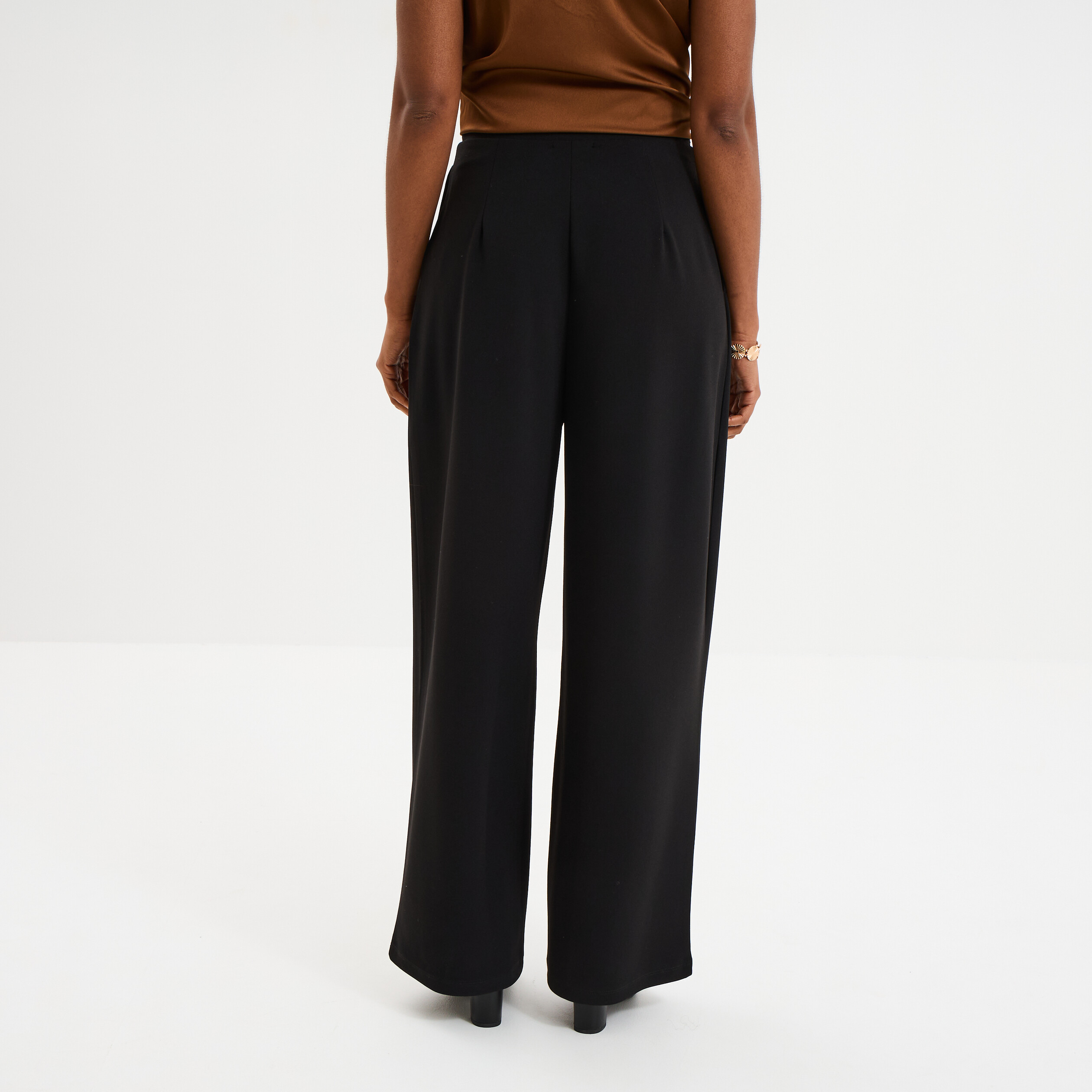 pantalon large fluide detail boucle noir femme Pantalon large fluide détail boucle noir femme