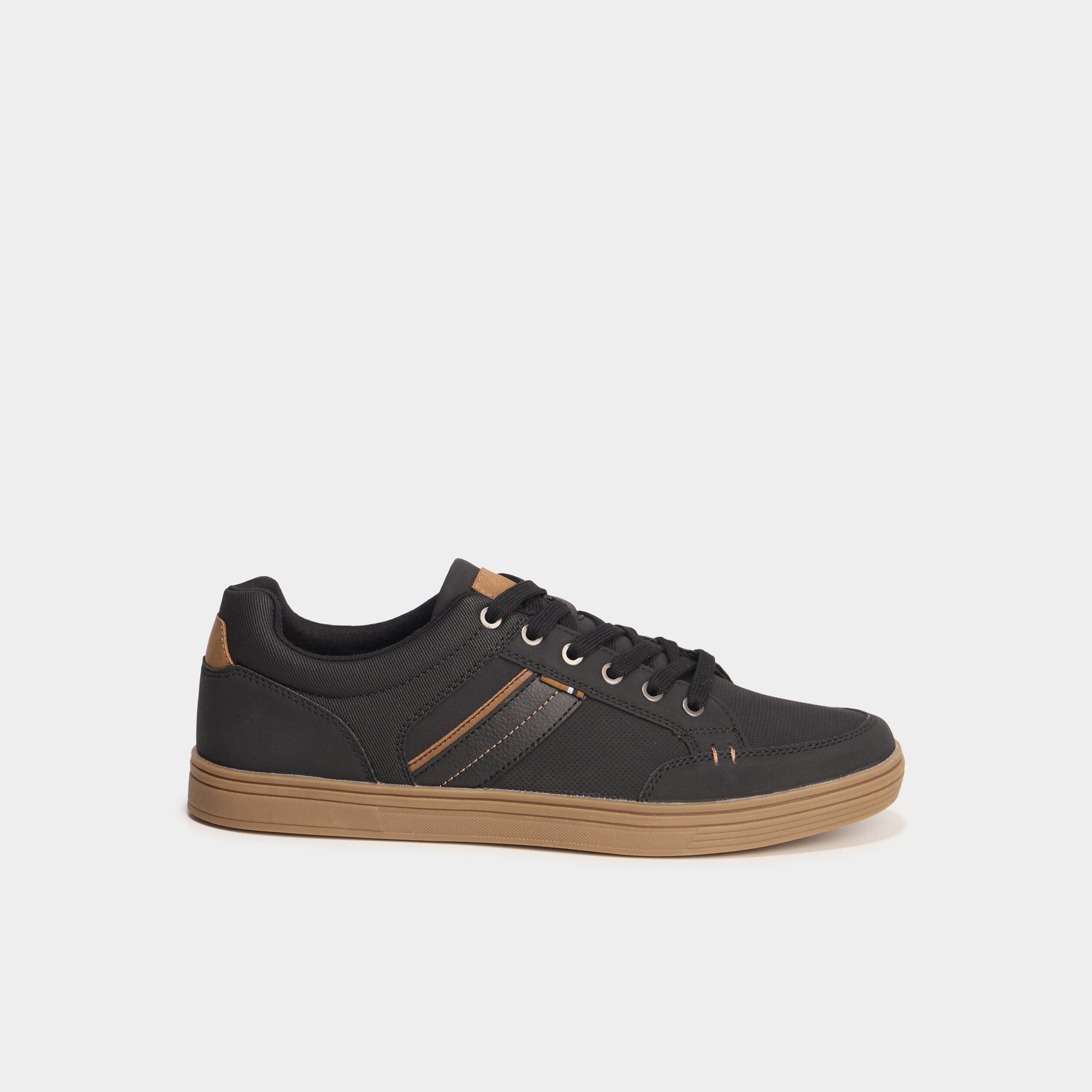 Baskets &agrave; lacets noir homme