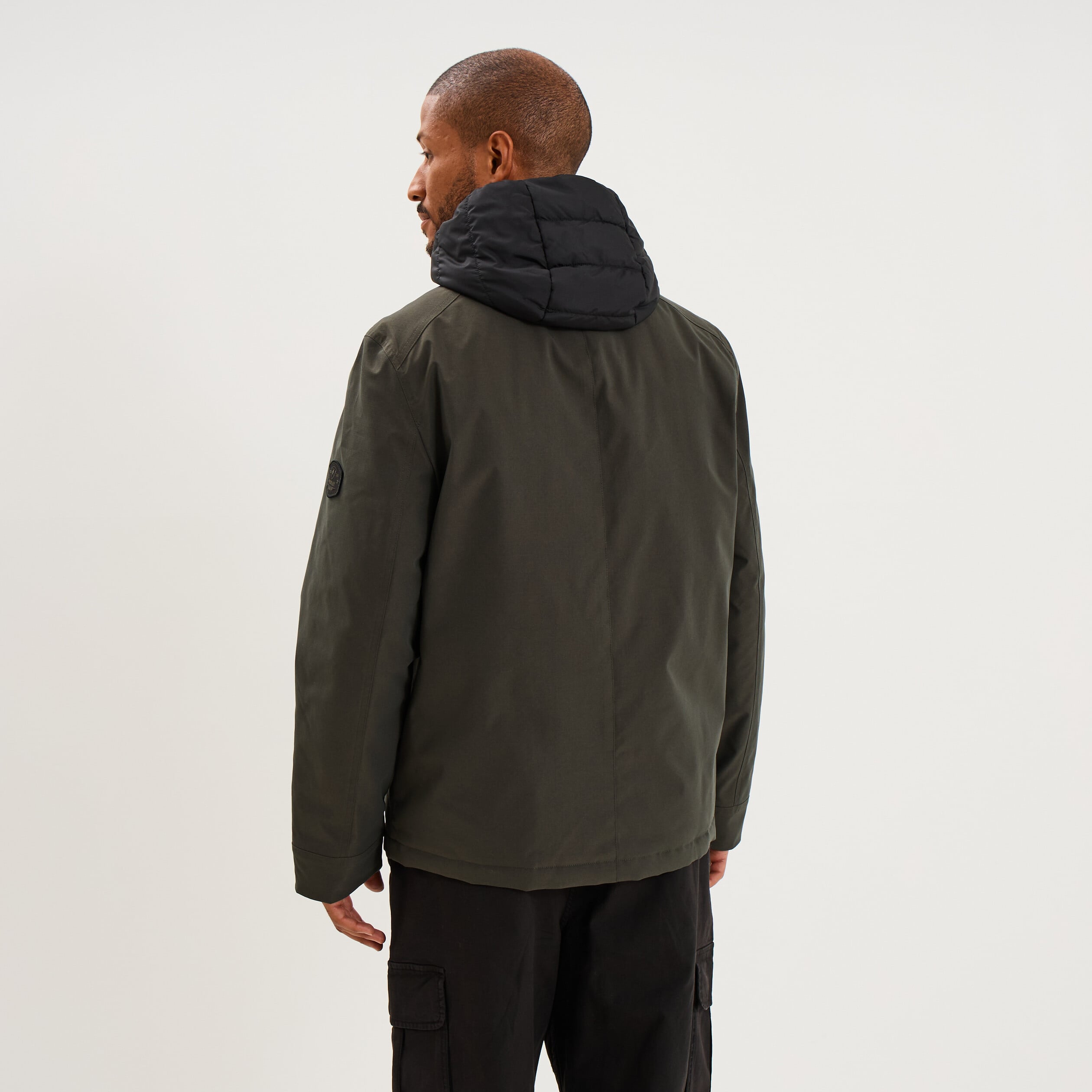 Parka courte d&eacute;perlante &agrave; capuche vert kaki homme
