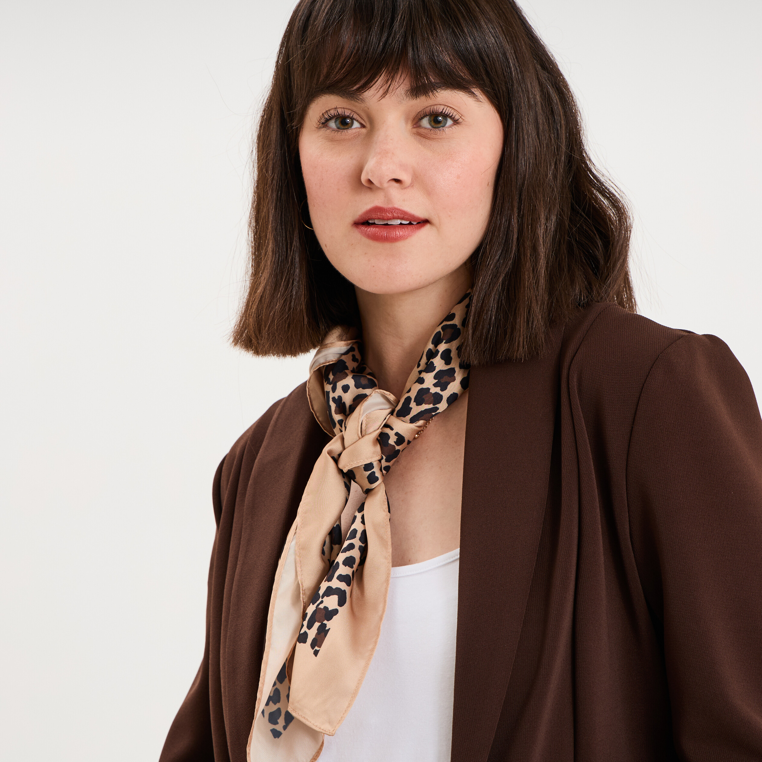 Foulard carr&eacute; effet satin sable femme