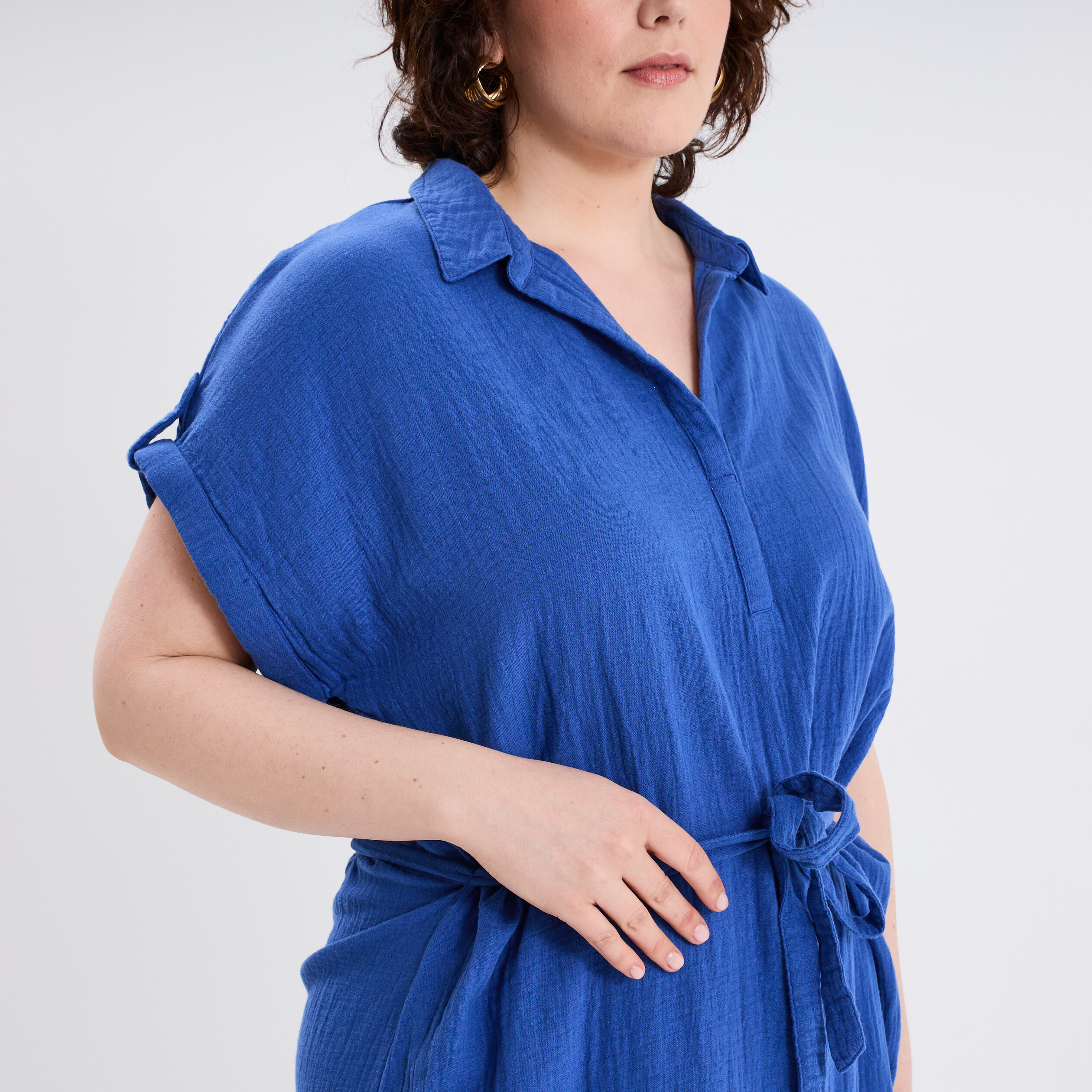 robe manches courtes en gaze de coton bleu roi femmegt Robe manches courtes en gaze de coton bleu roi femme grande taille