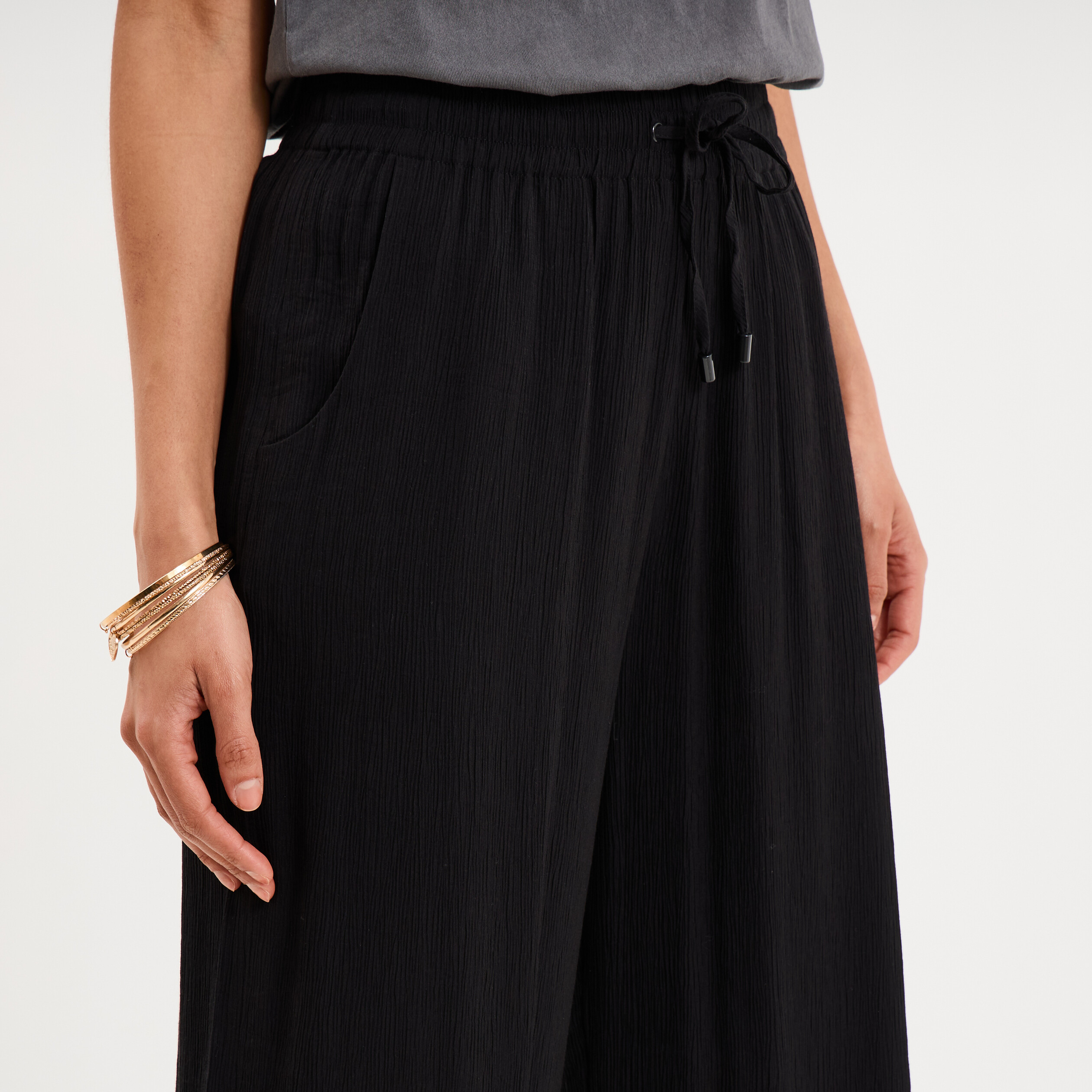 Pantalon effet cr&ecirc;pe taille &eacute;lastiqu&eacute;e noir femme