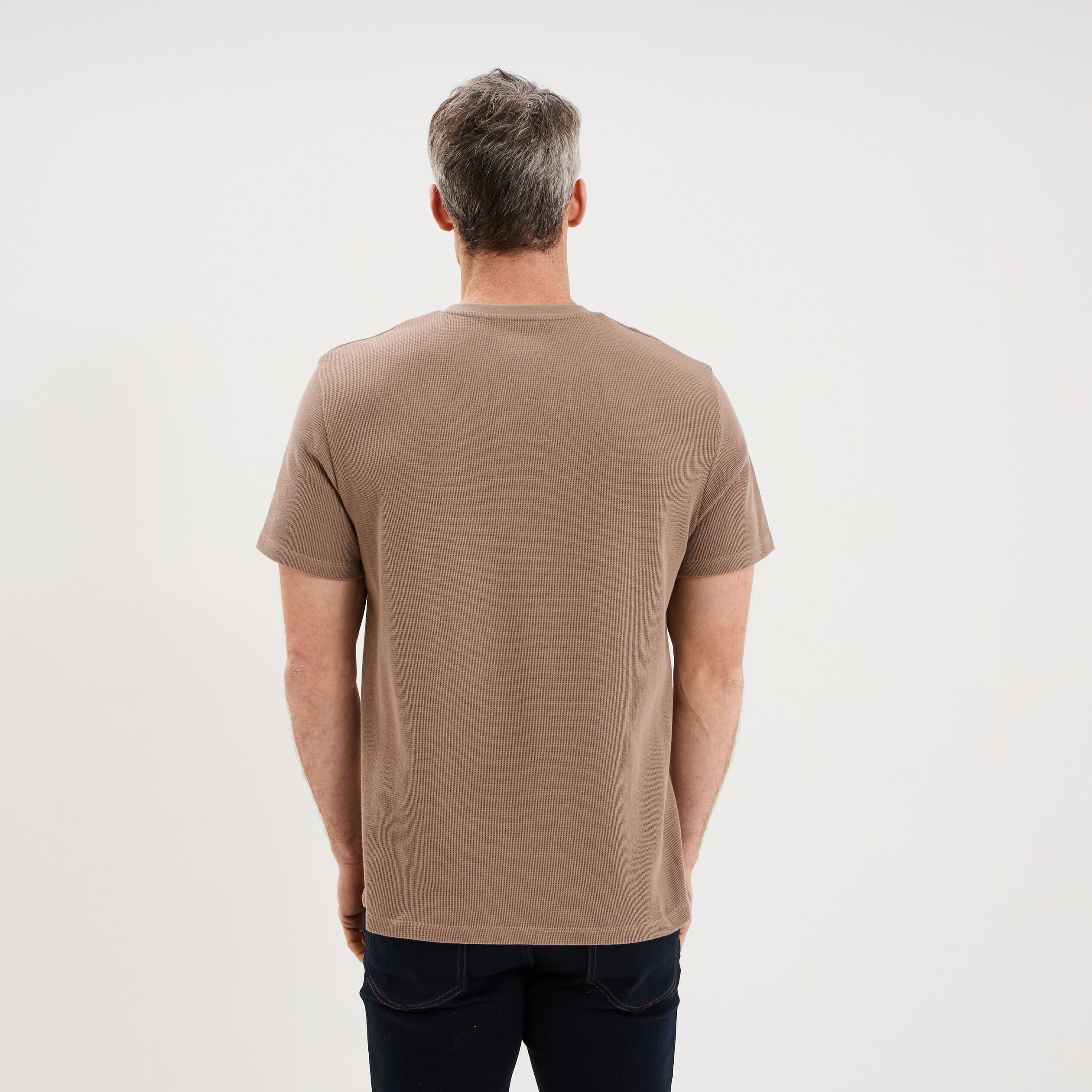 T-shirt textur&eacute; droit col rond coton marron homme