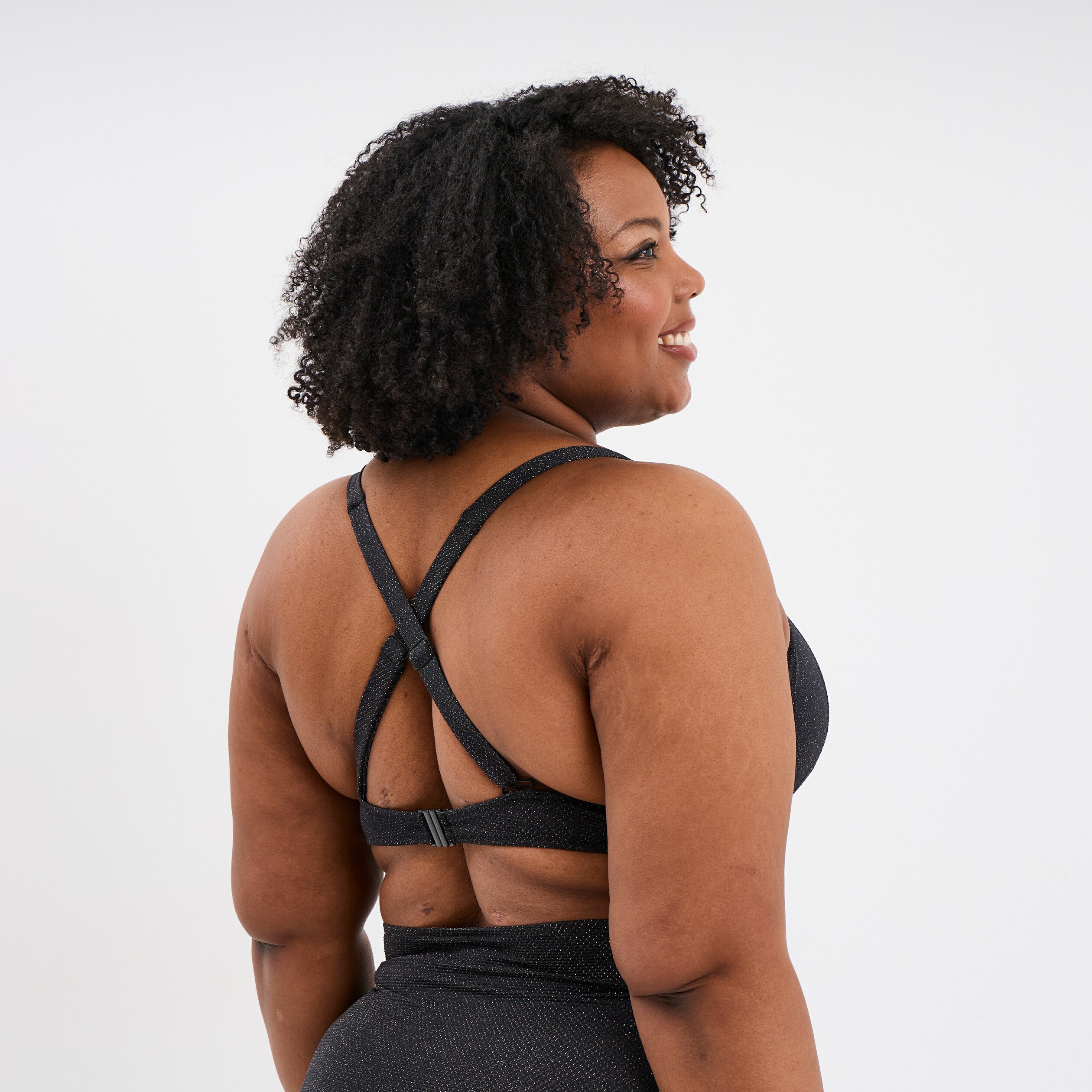 haut de maillot de bain avec cordons noir femmegt Haut de maillot de bain avec cordons noir femme grande taille