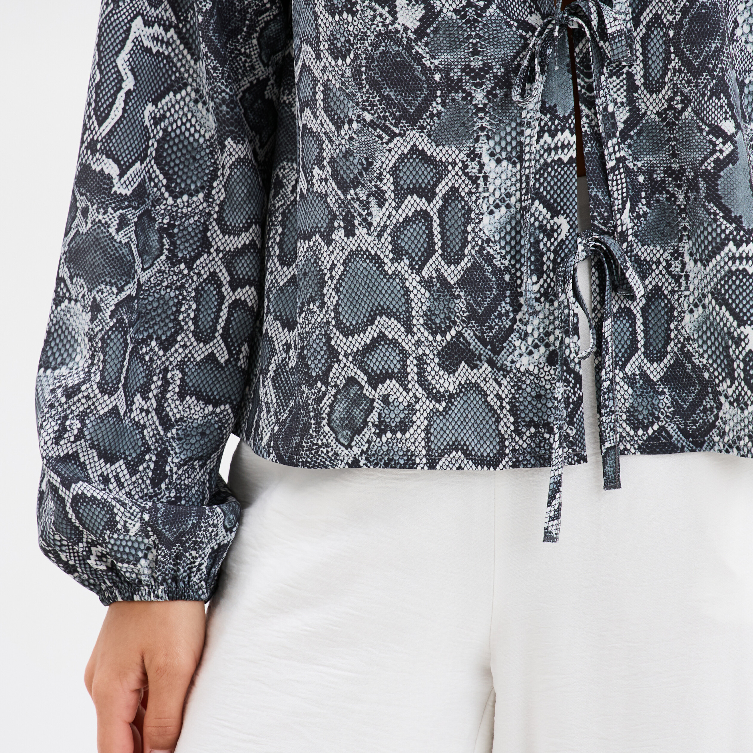 Blouse avec noeuds gris femme