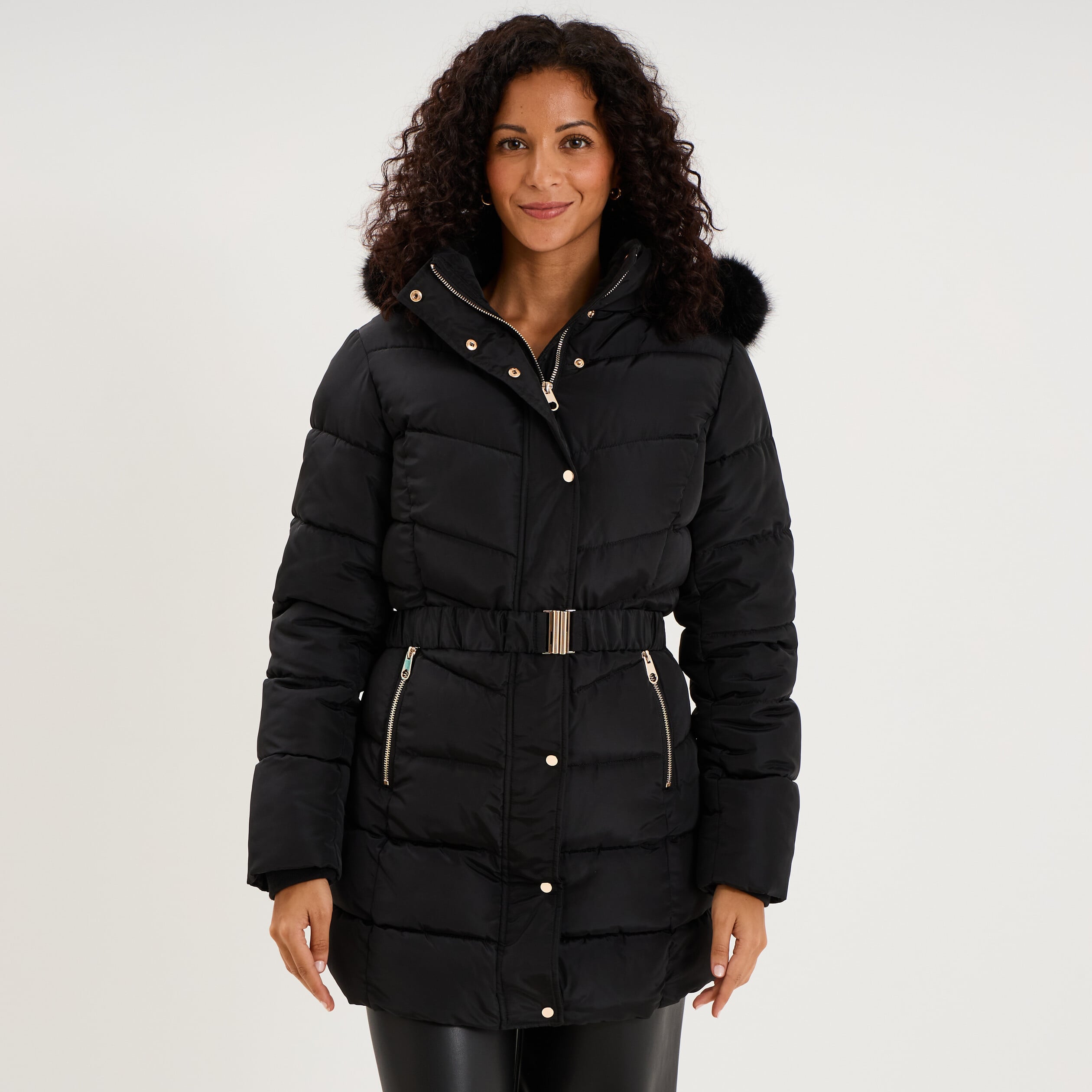 Doudoune mi-longue ceintur&eacute;e &agrave; capuche noir femme