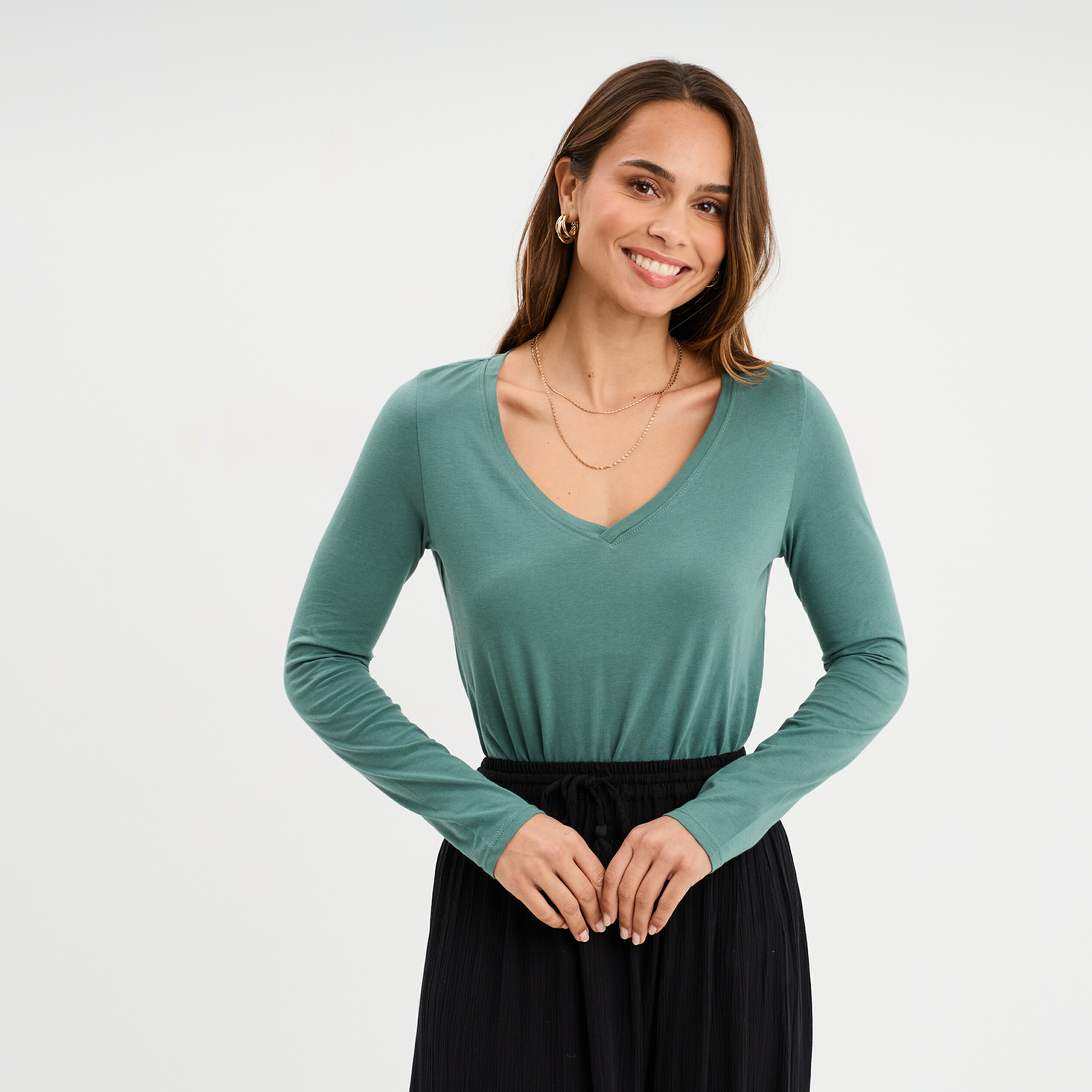 T-shirt col en V manches longues coton vert fonc&eacute; femme
