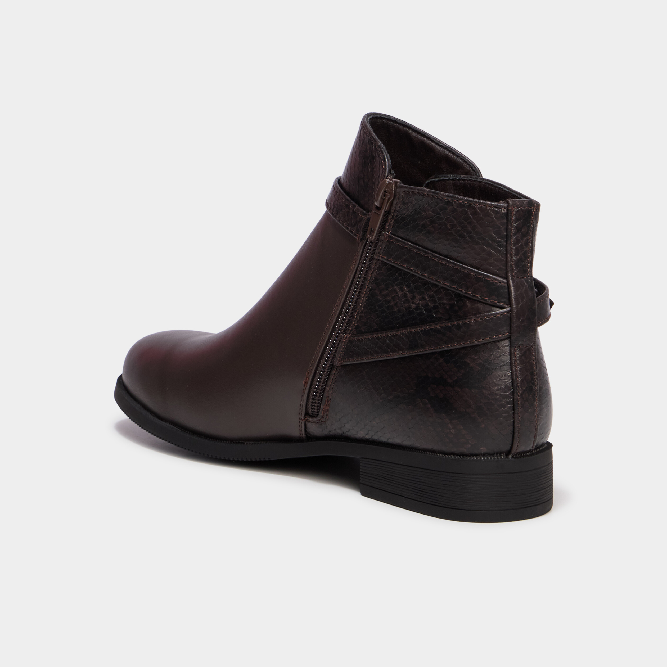 Boots &agrave; talons et boucles marron fonc&eacute; femme